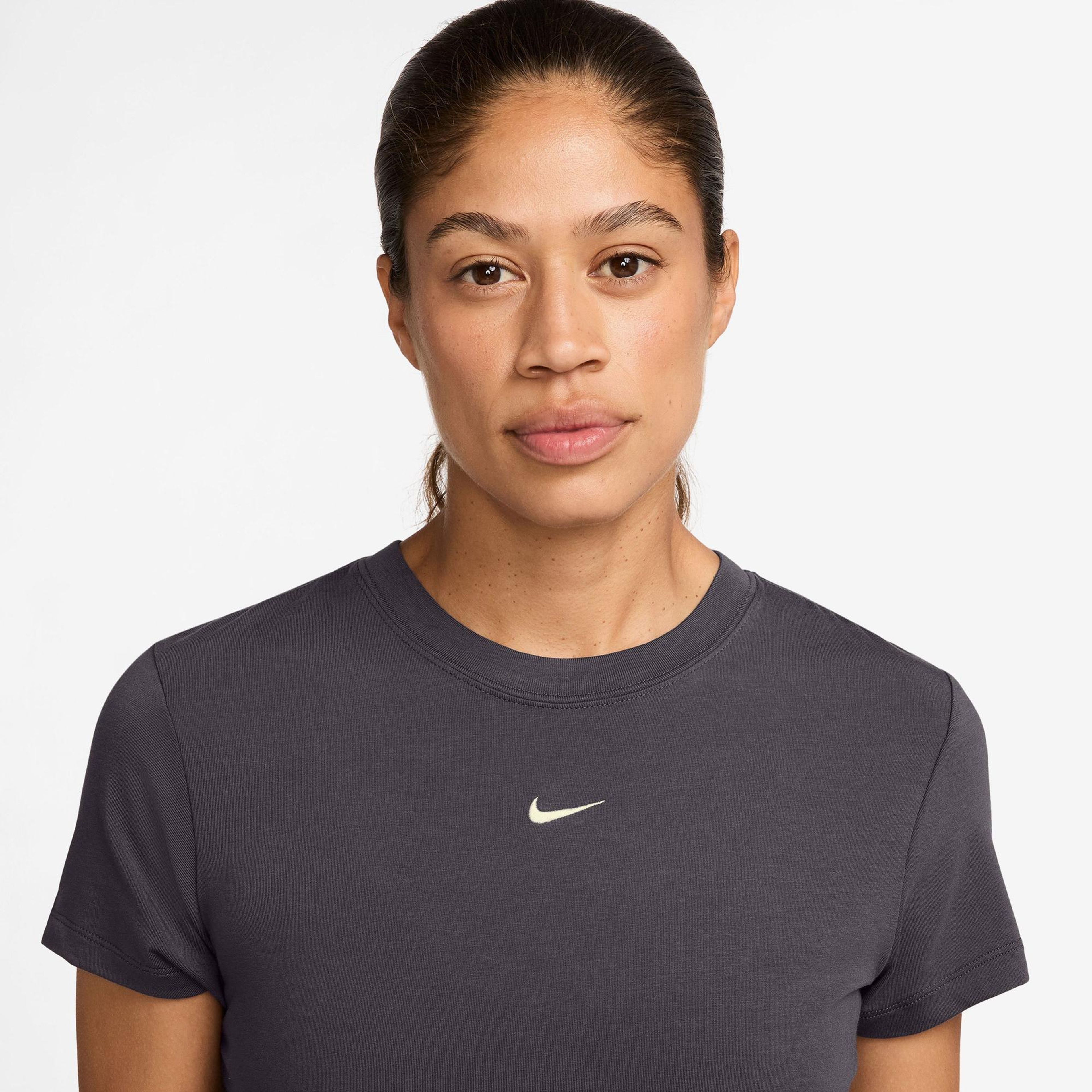 Nike Sportswear Chill Knit Kadın Gri Crop T-Shirt