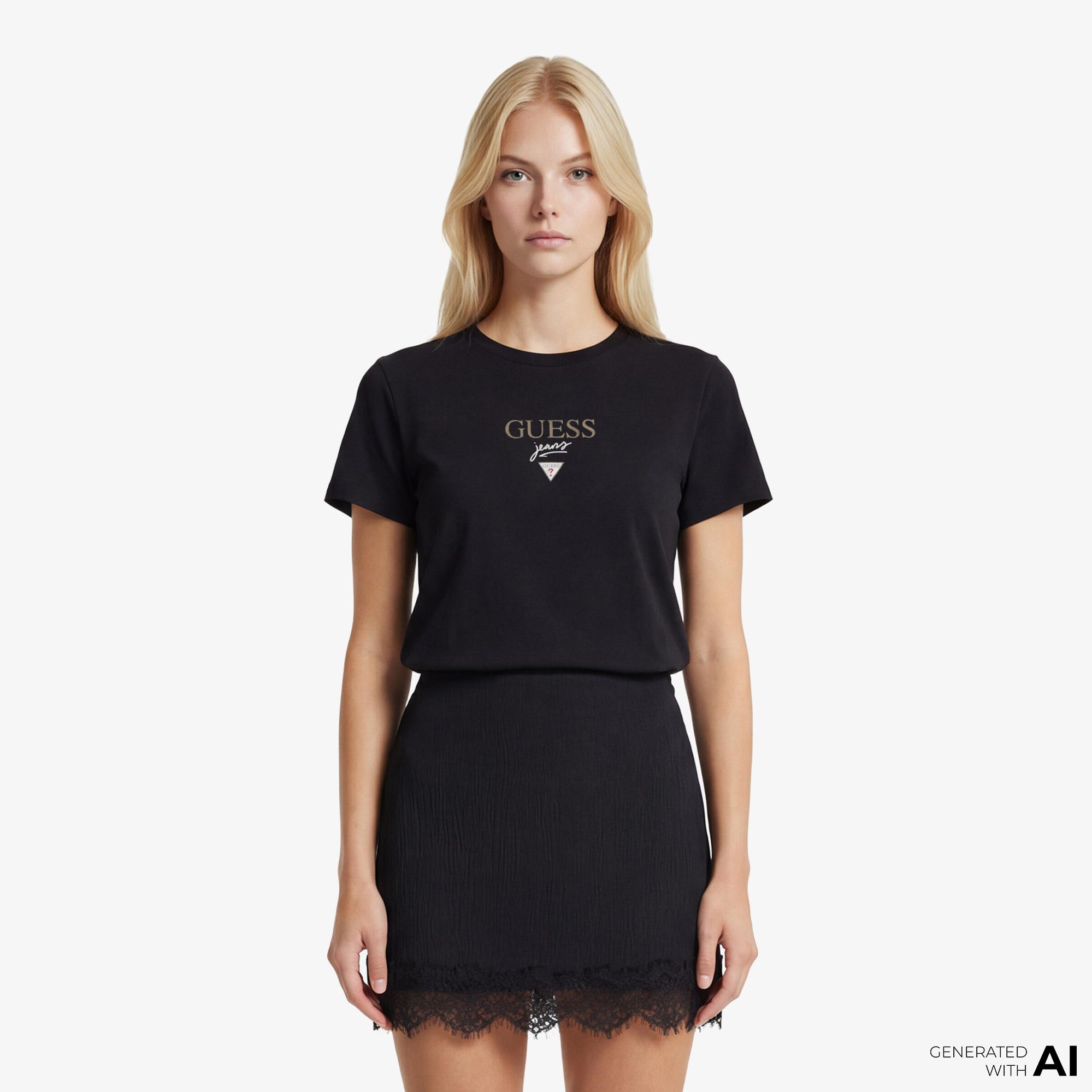 Guess Jeans Boxy Fit Kadın Siyah T-Shirt