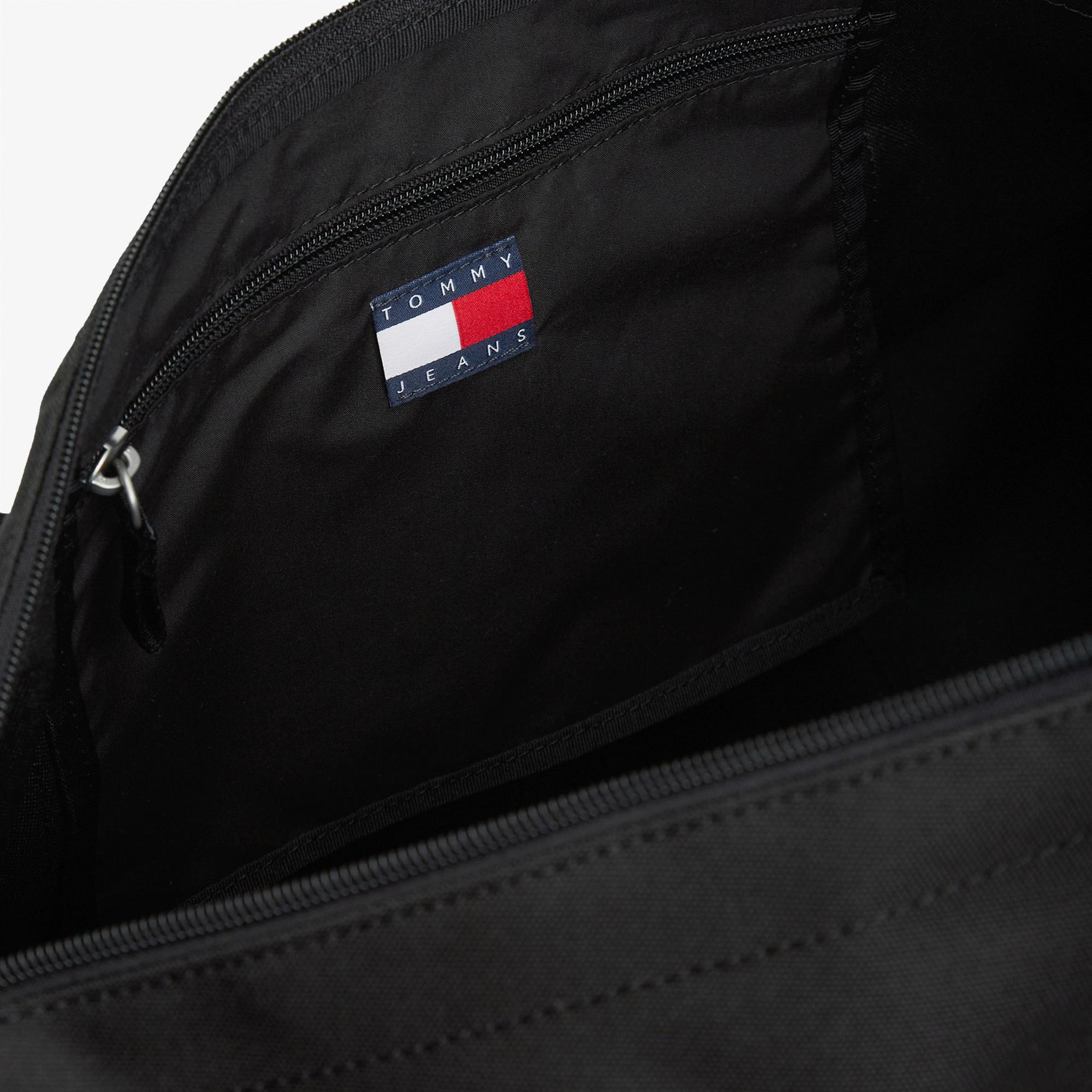 Tommy Hilfiger Essential Daily Erkek Siyah Spor Çantası