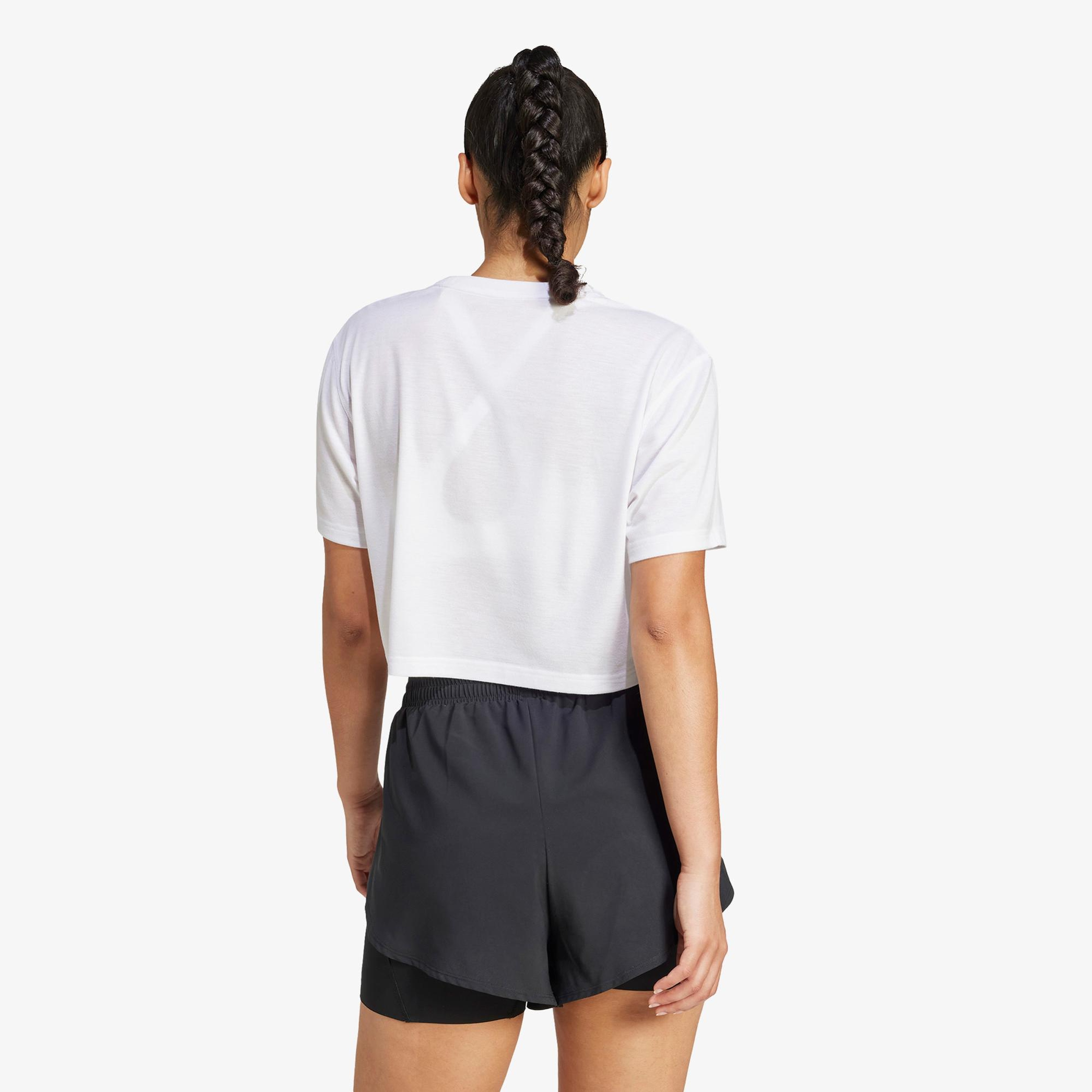 adidas Train Essentials Boxy Workout Kadın Beyaz Crop T-Shirt