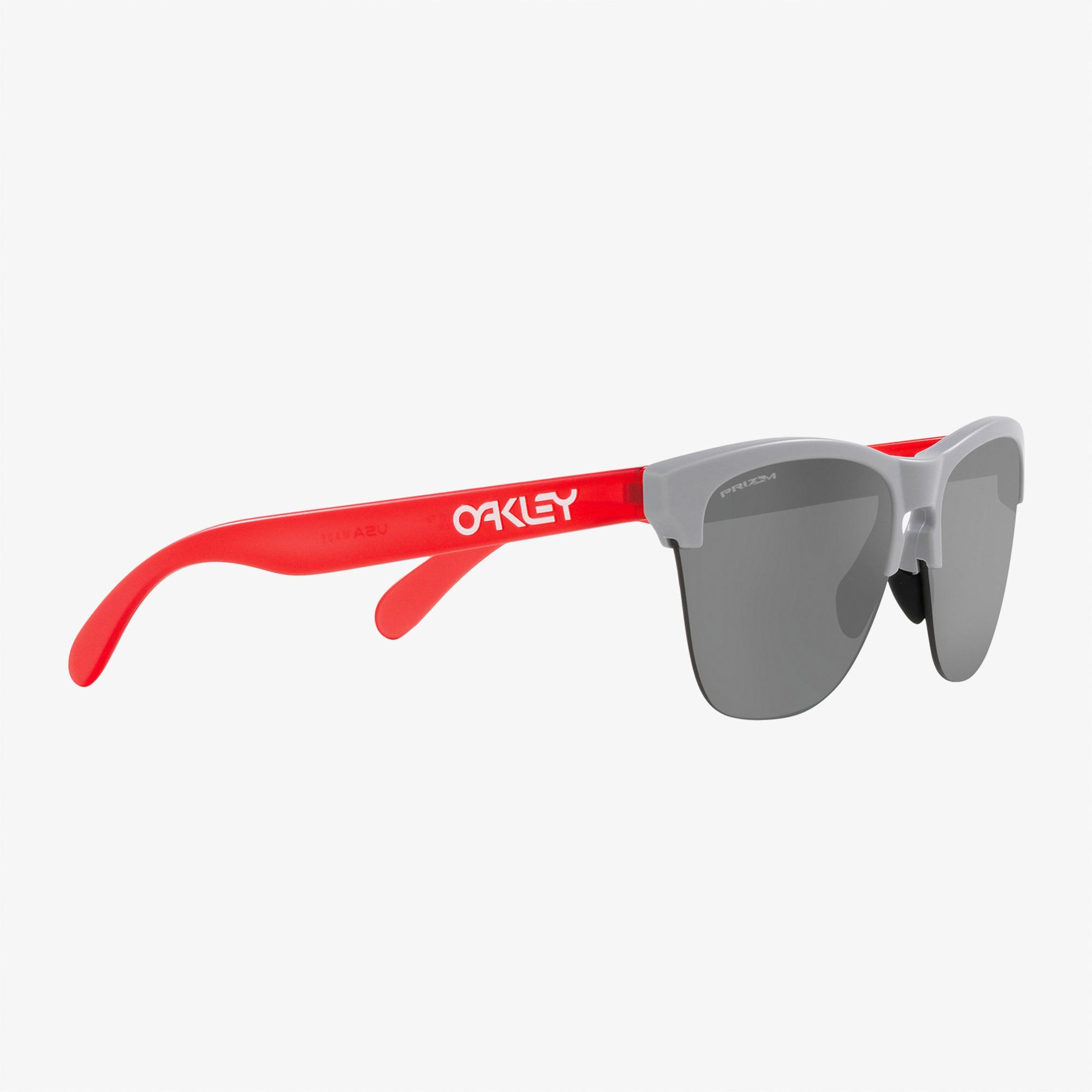 OAKLEY 0Ve2226 Erkek Kırmızı Güneş Gözlüğü