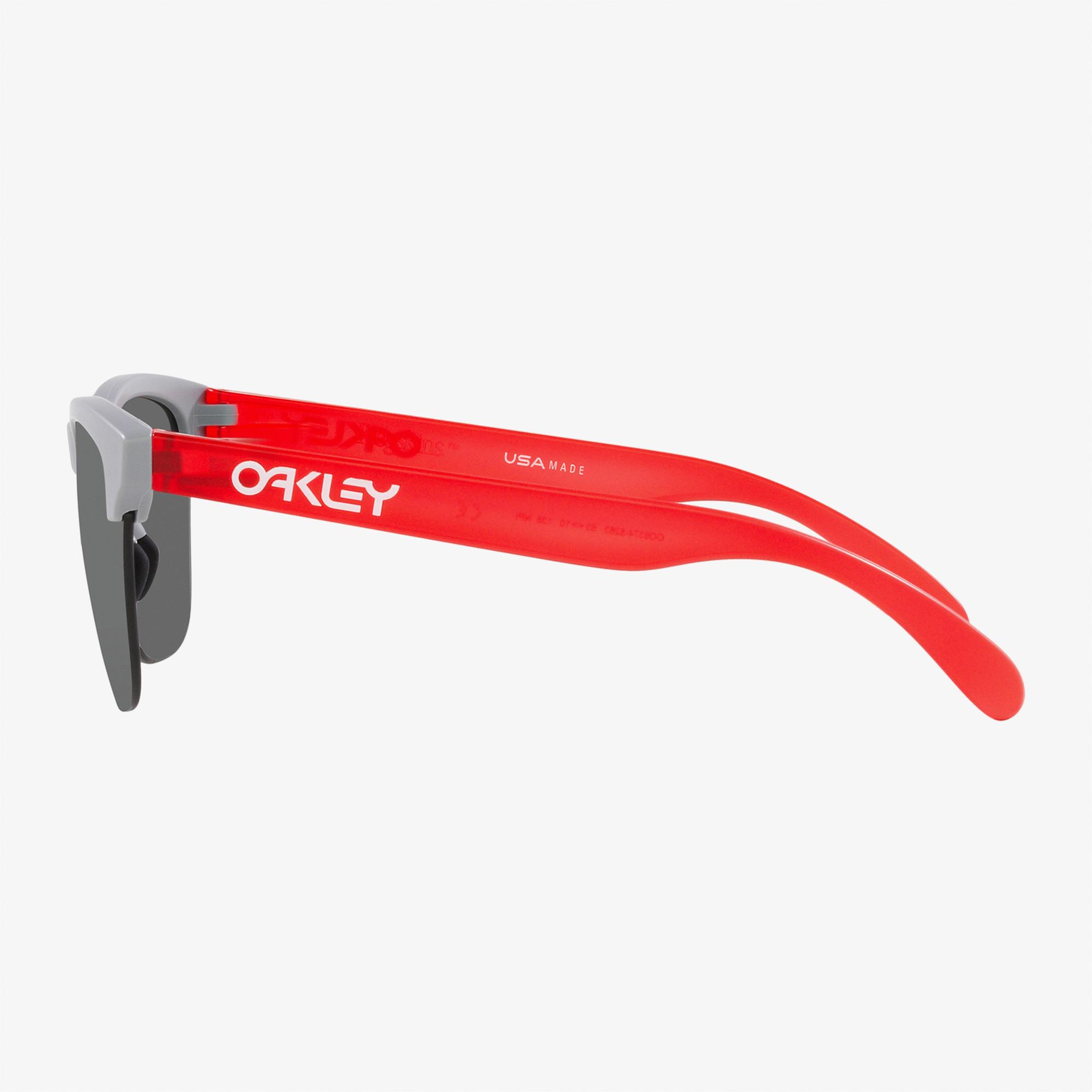 OAKLEY 0Ve2226 Erkek Kırmızı Güneş Gözlüğü