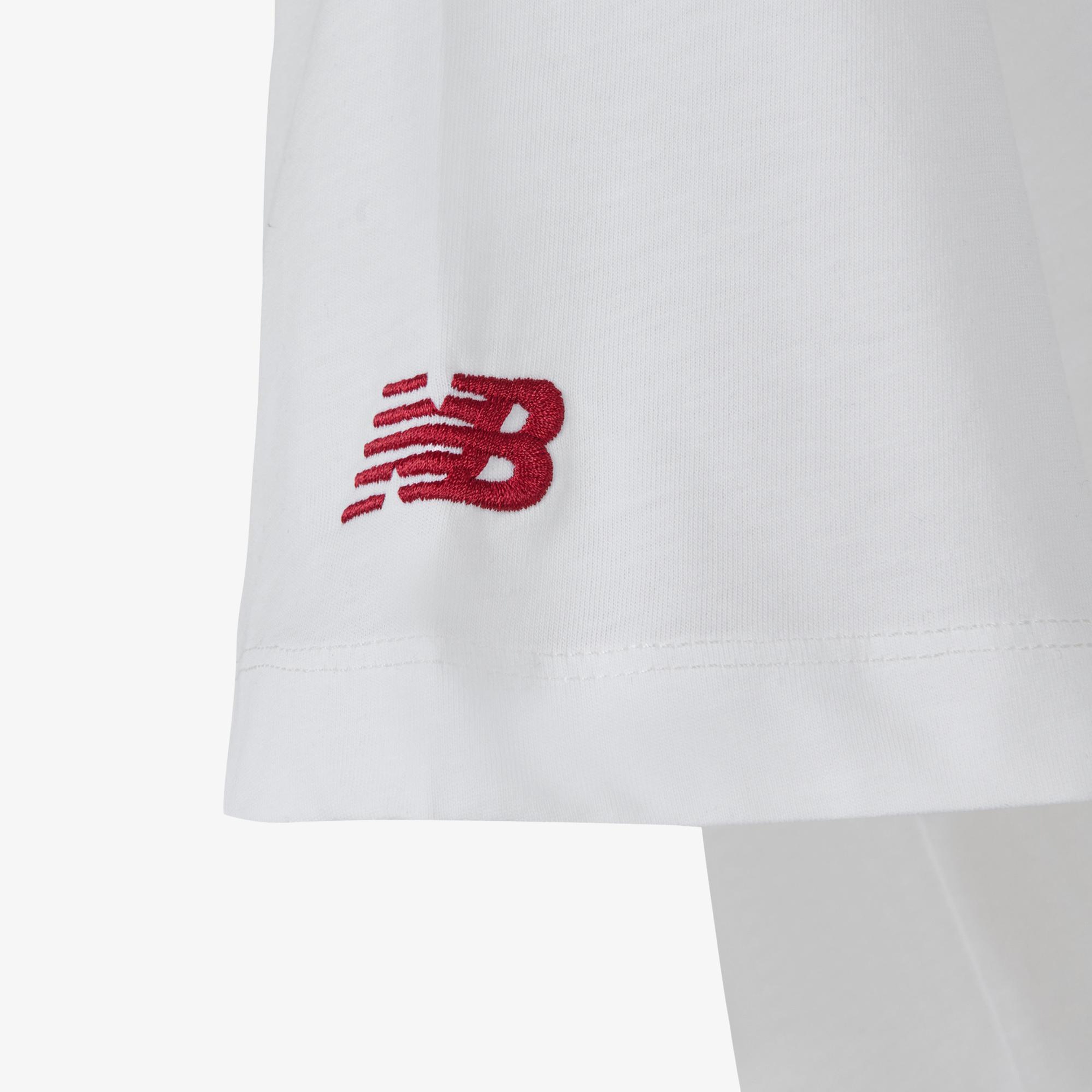 New Balance WNT1609 Lifestyle Kadın Beyaz T-Shirt