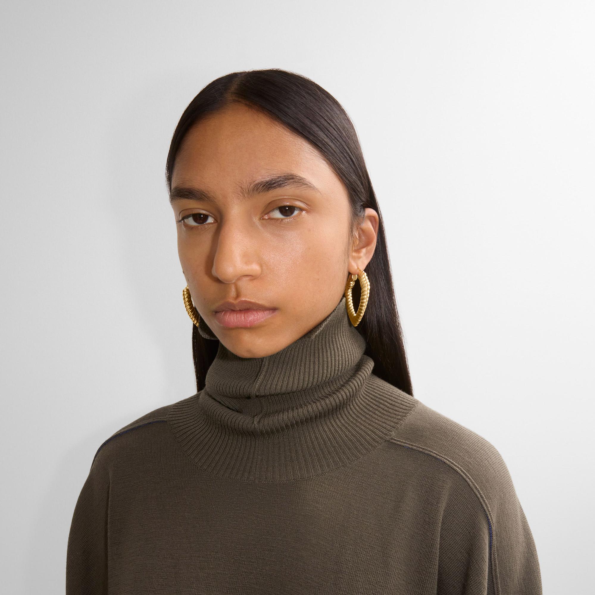 Burberry Large Shield Twisted Hoop Kadın Altın Rengi Küpe