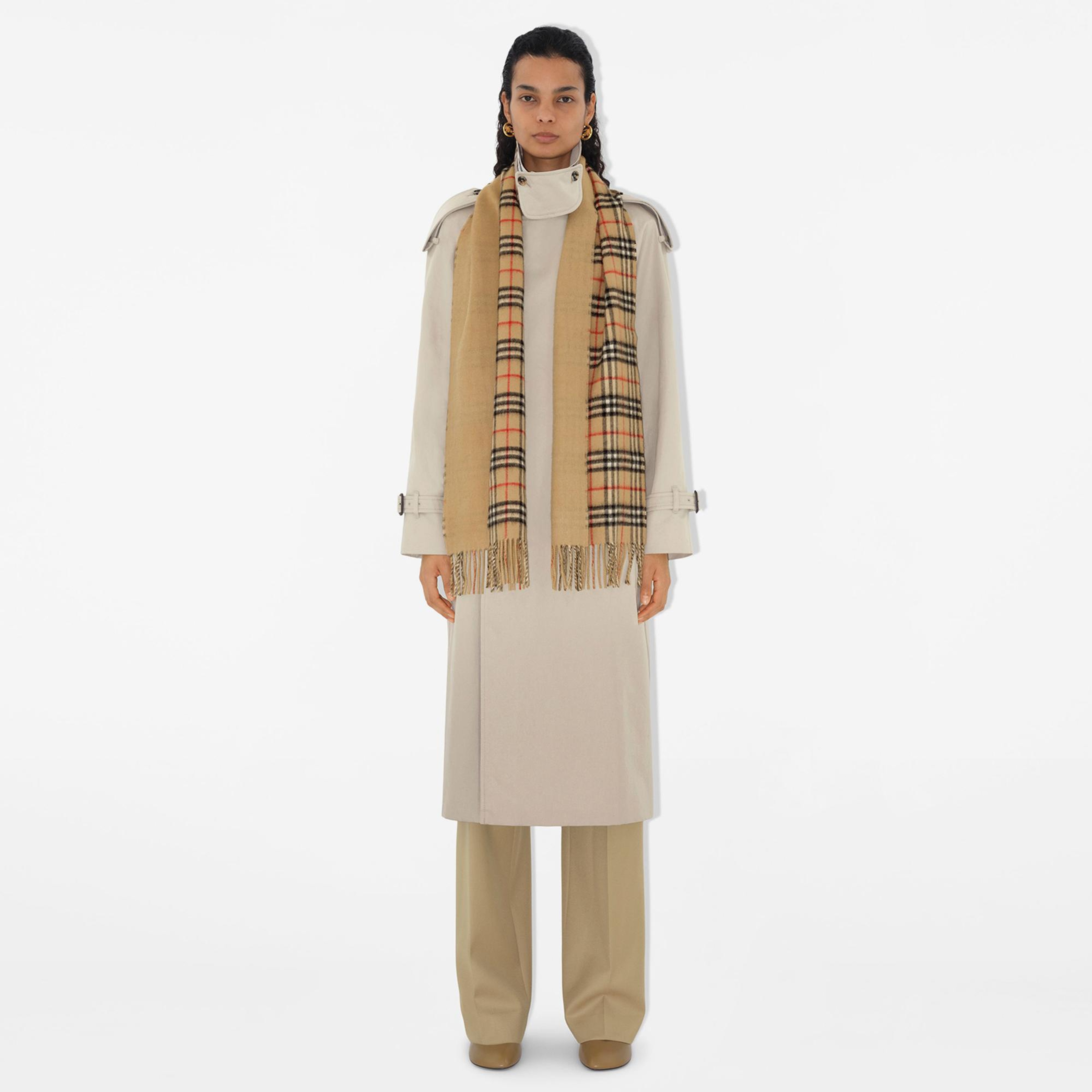 Burberry Reversible Check Kaşmir Kadın Bej Atkı