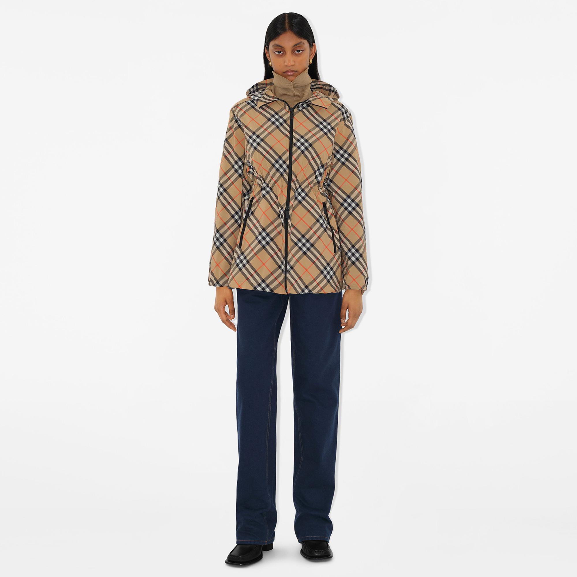 Burberry Check Nylon Kadın Bej Ceket