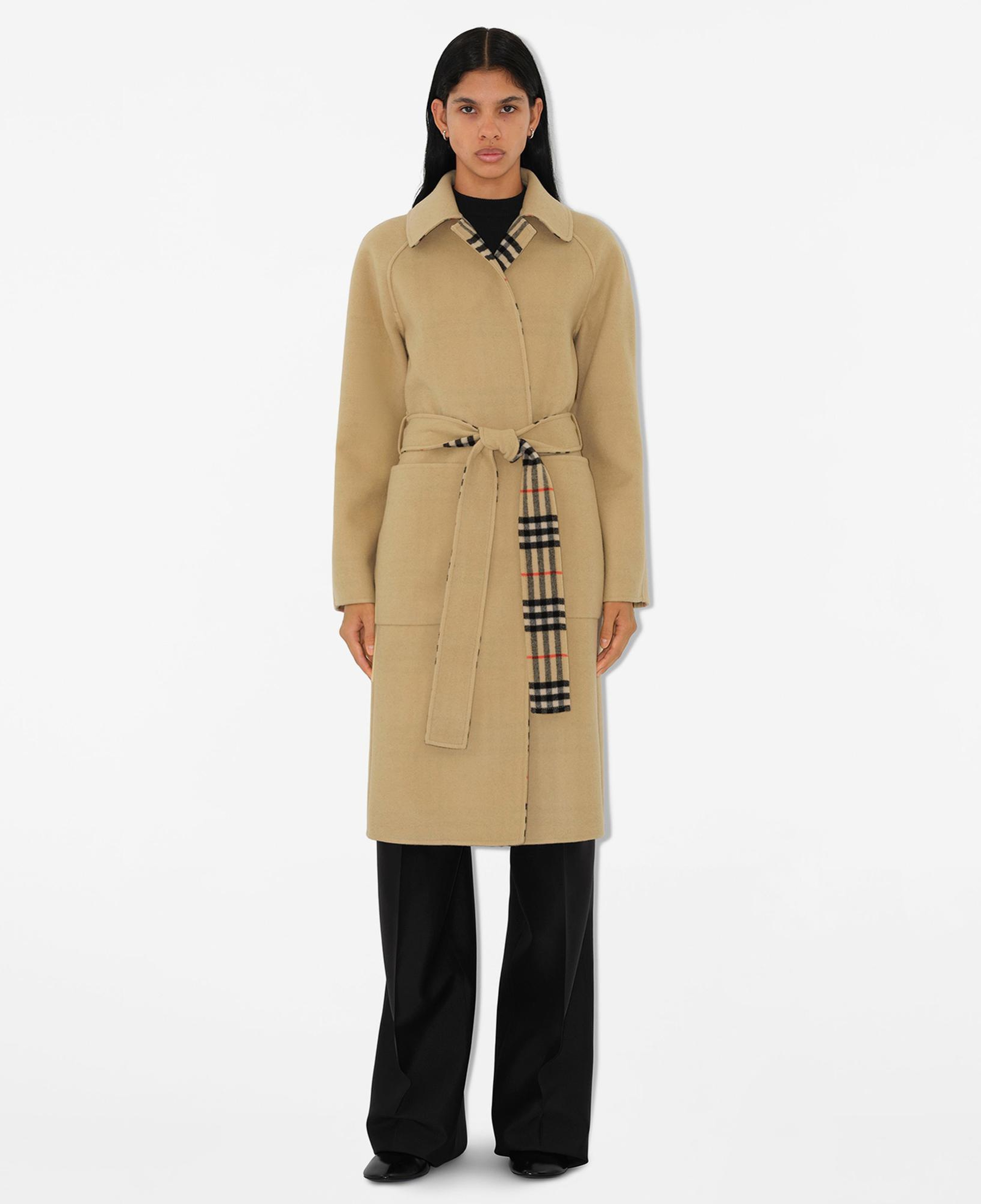 Burberry Giu Reversible Wool Wrap Kadın Bej Palto