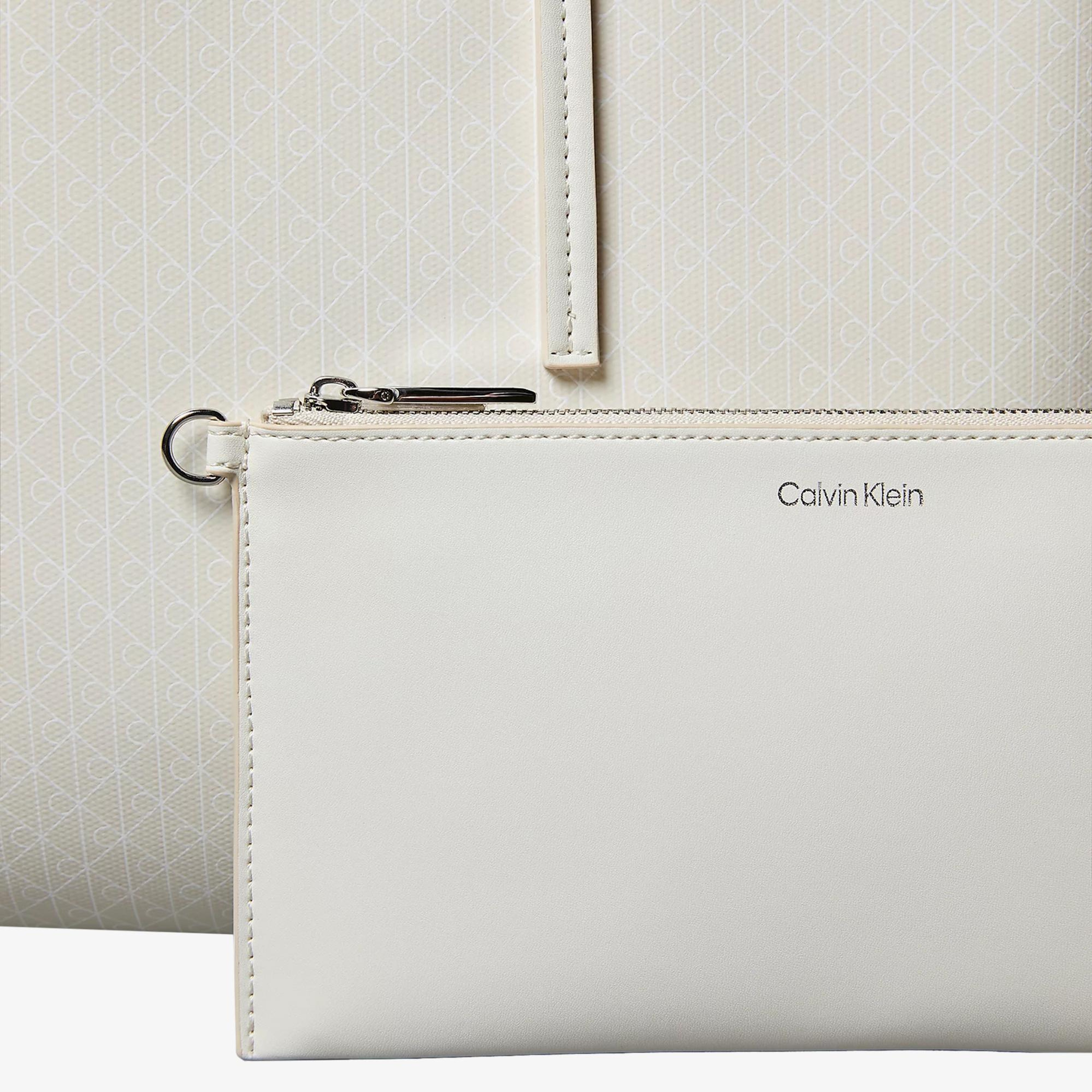 Calvin Klein Emblem Tote Kadın Beyaz Çanta
