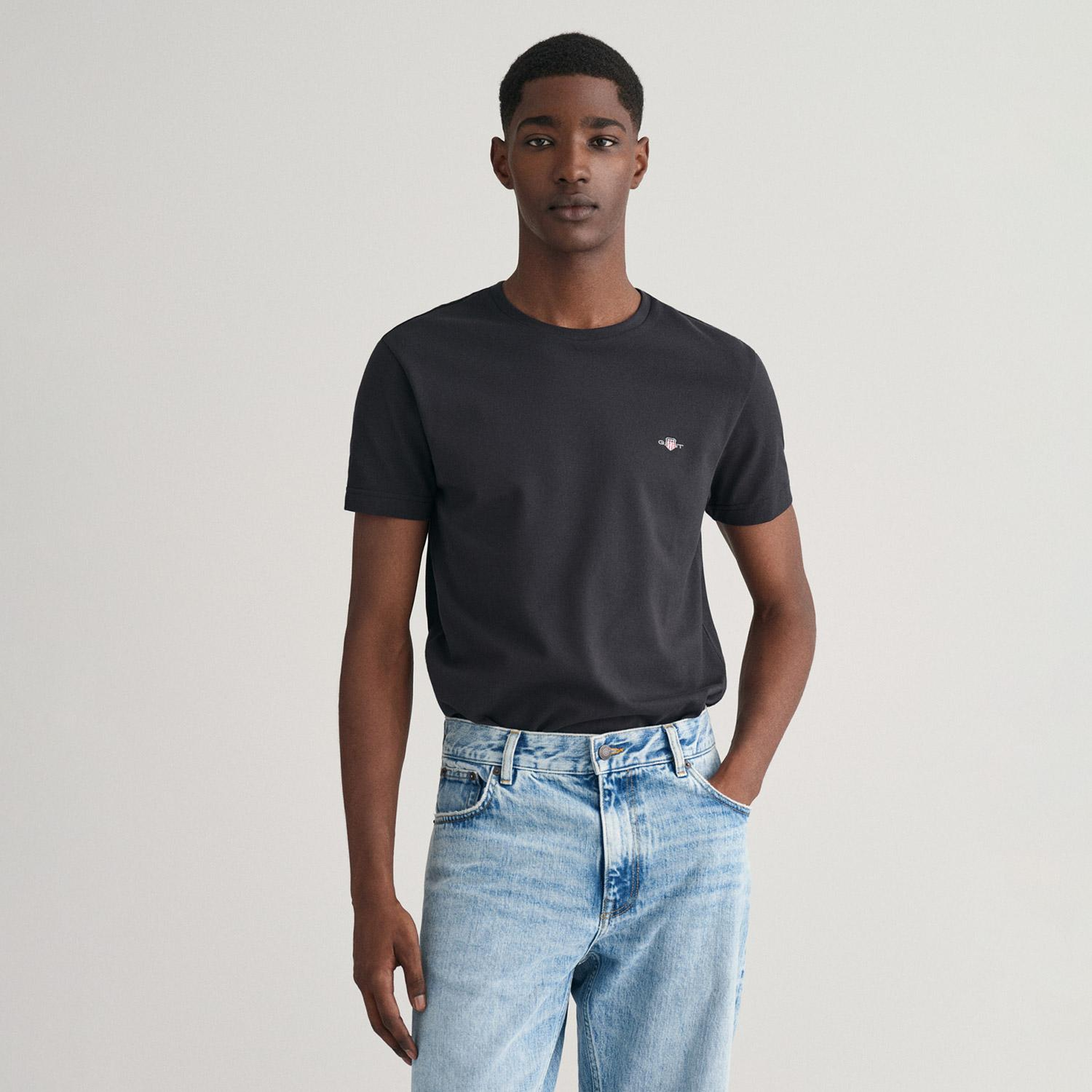GANT Erkek Siyah Slim Fit Bisiklet Yaka T-Shirt