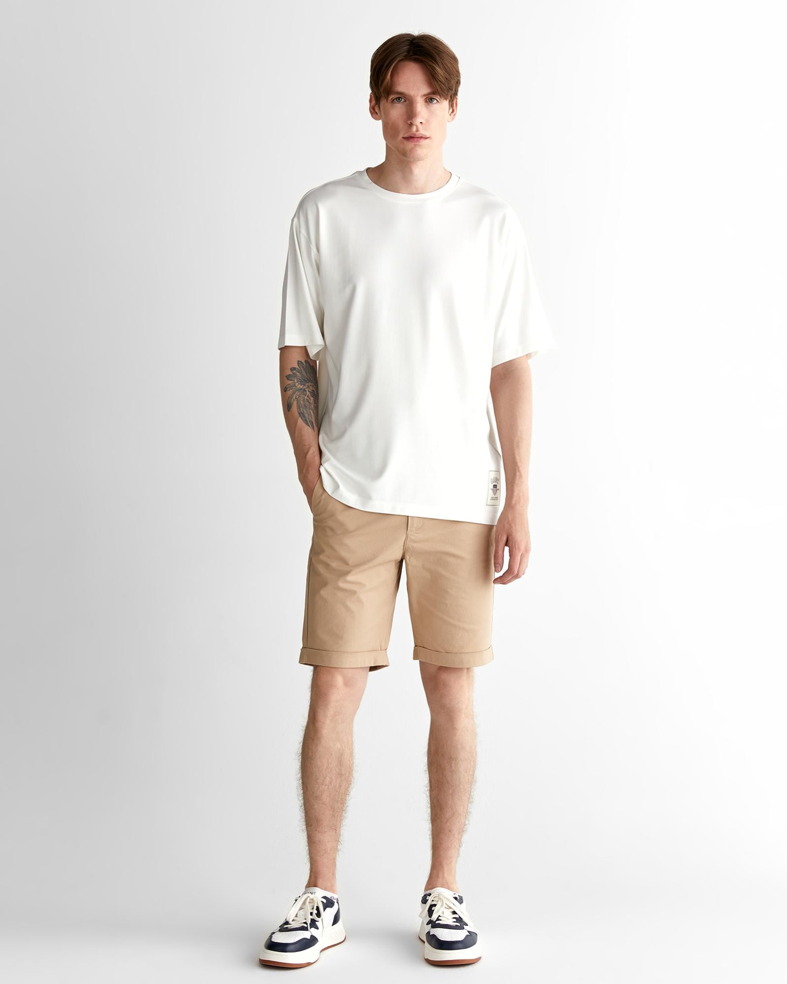 GANT Erkek Krem Relaxed Fit Bisiklet Yaka Logolu T-Shirt