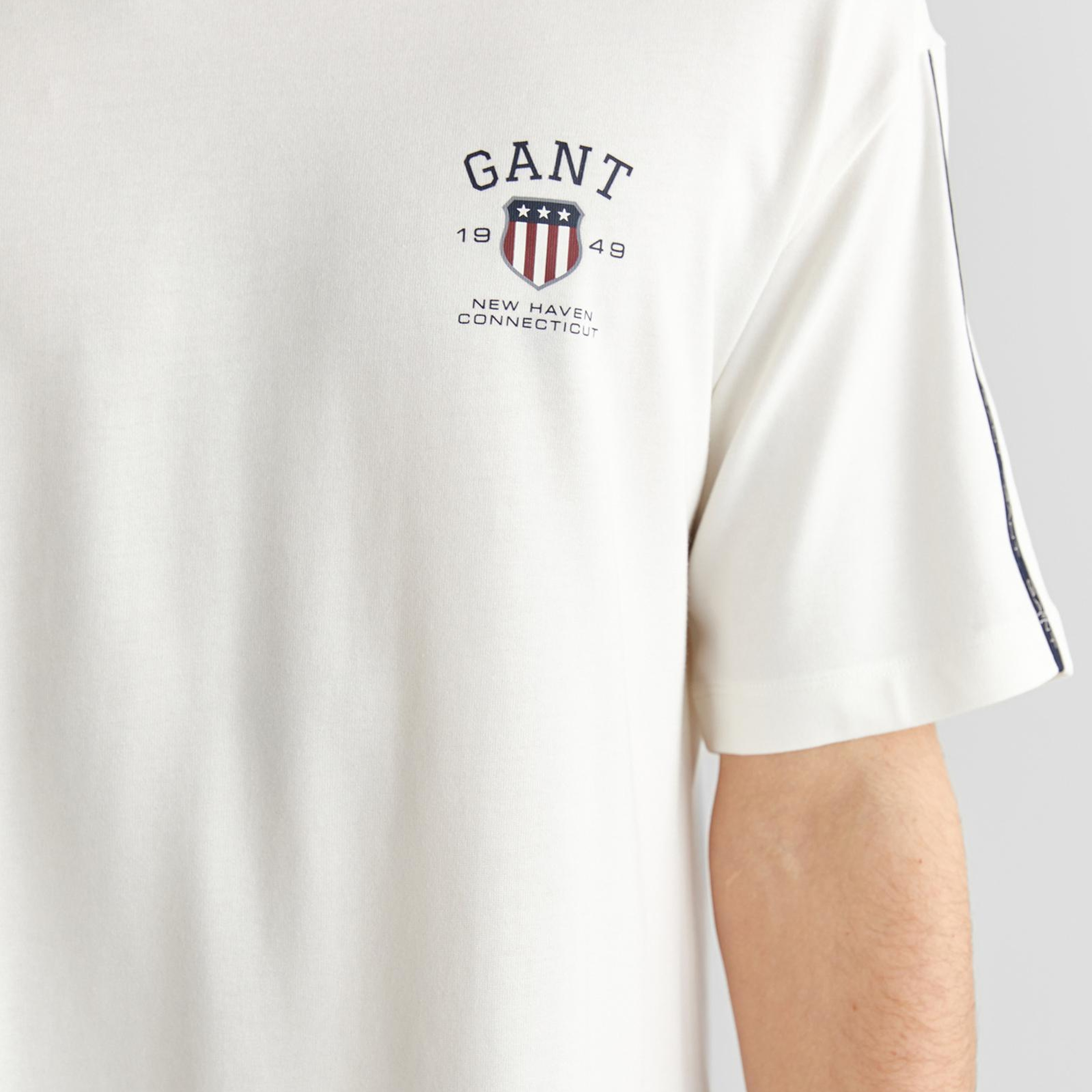 GANT Erkek Krem Relaxed Fit Bisiklet Yaka Logolu T-Shirt