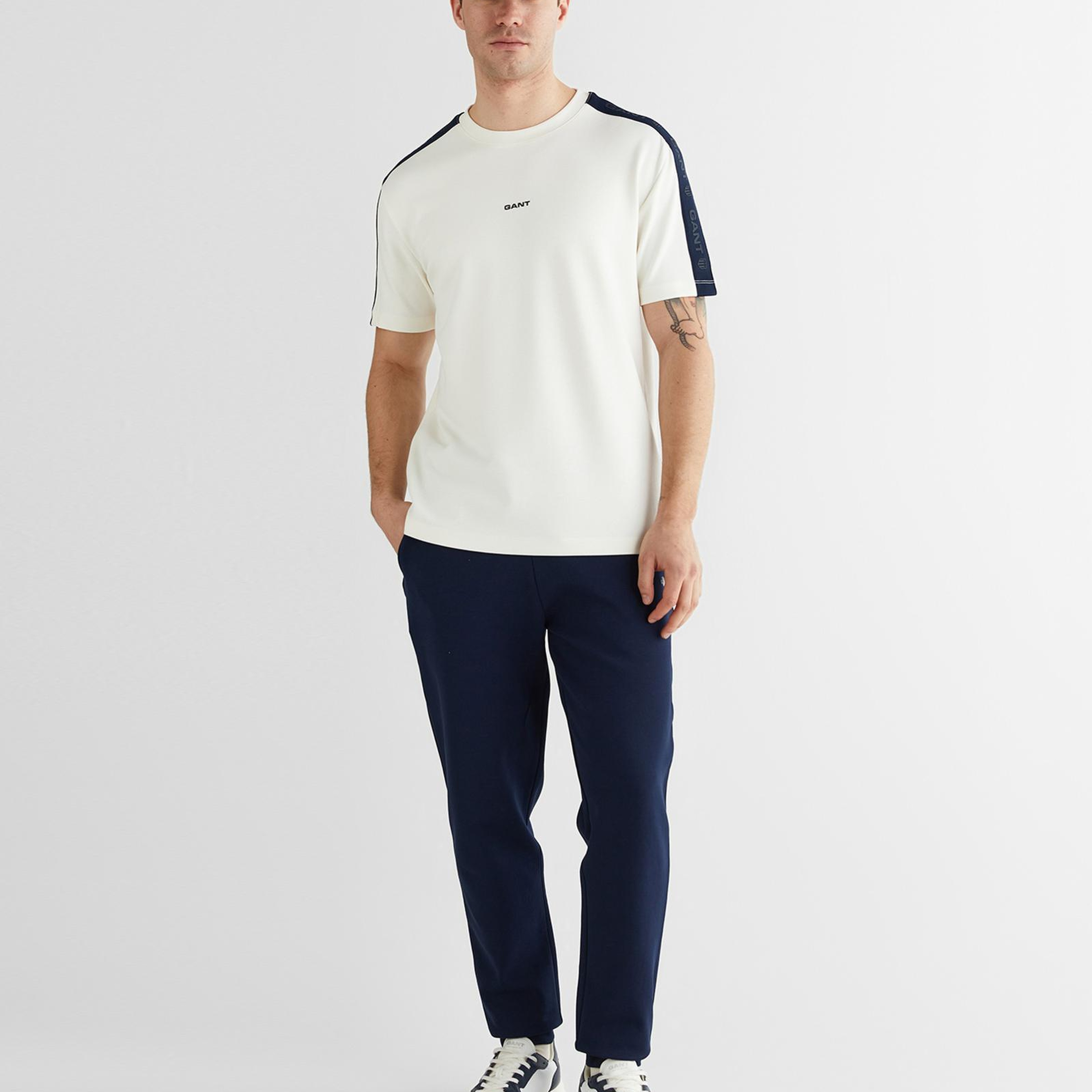 GANT Erkek Beyaz Baskılı Kısa Kollu T-Shirt