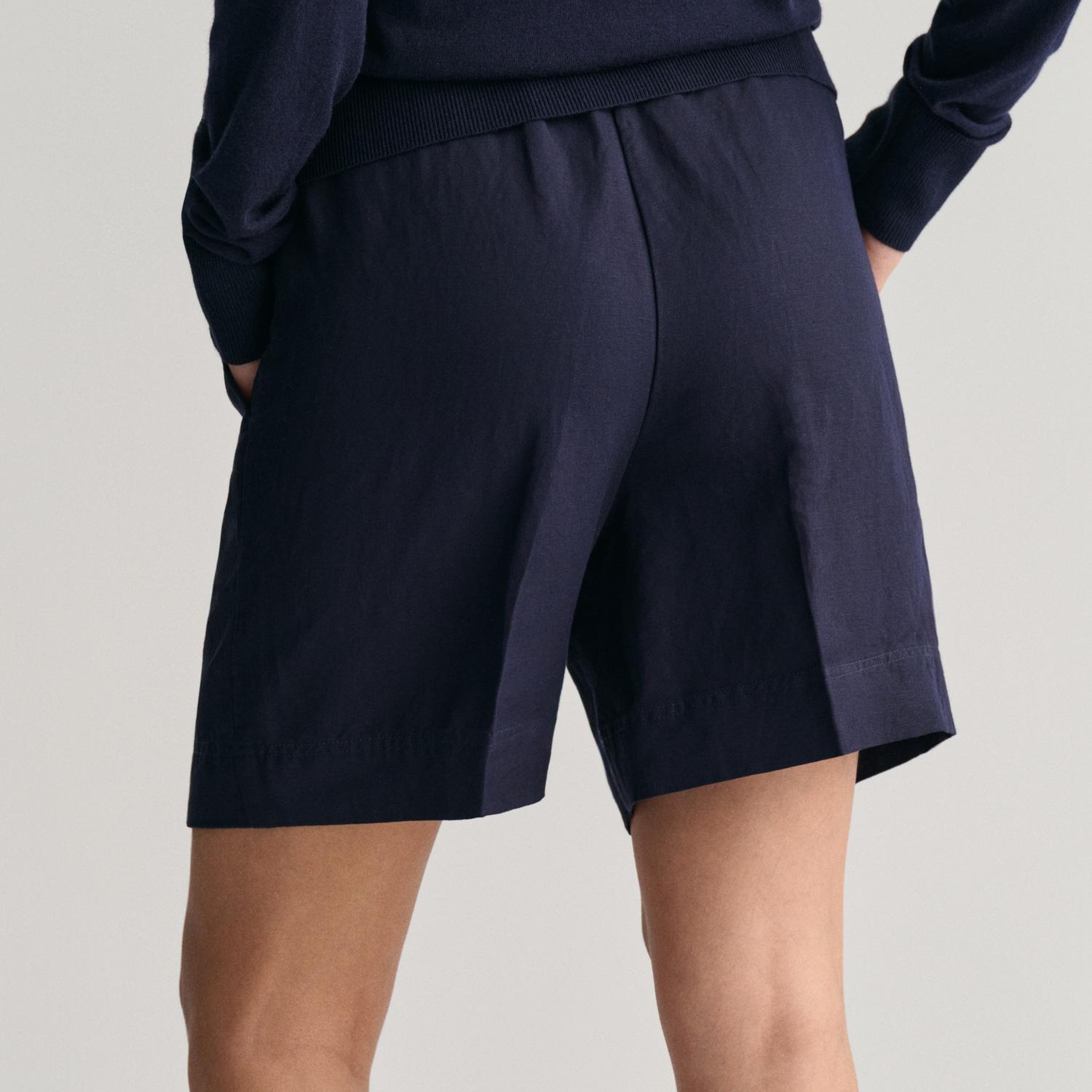 GANT Kadın Lacivert Relaxed Fit Keten Şort