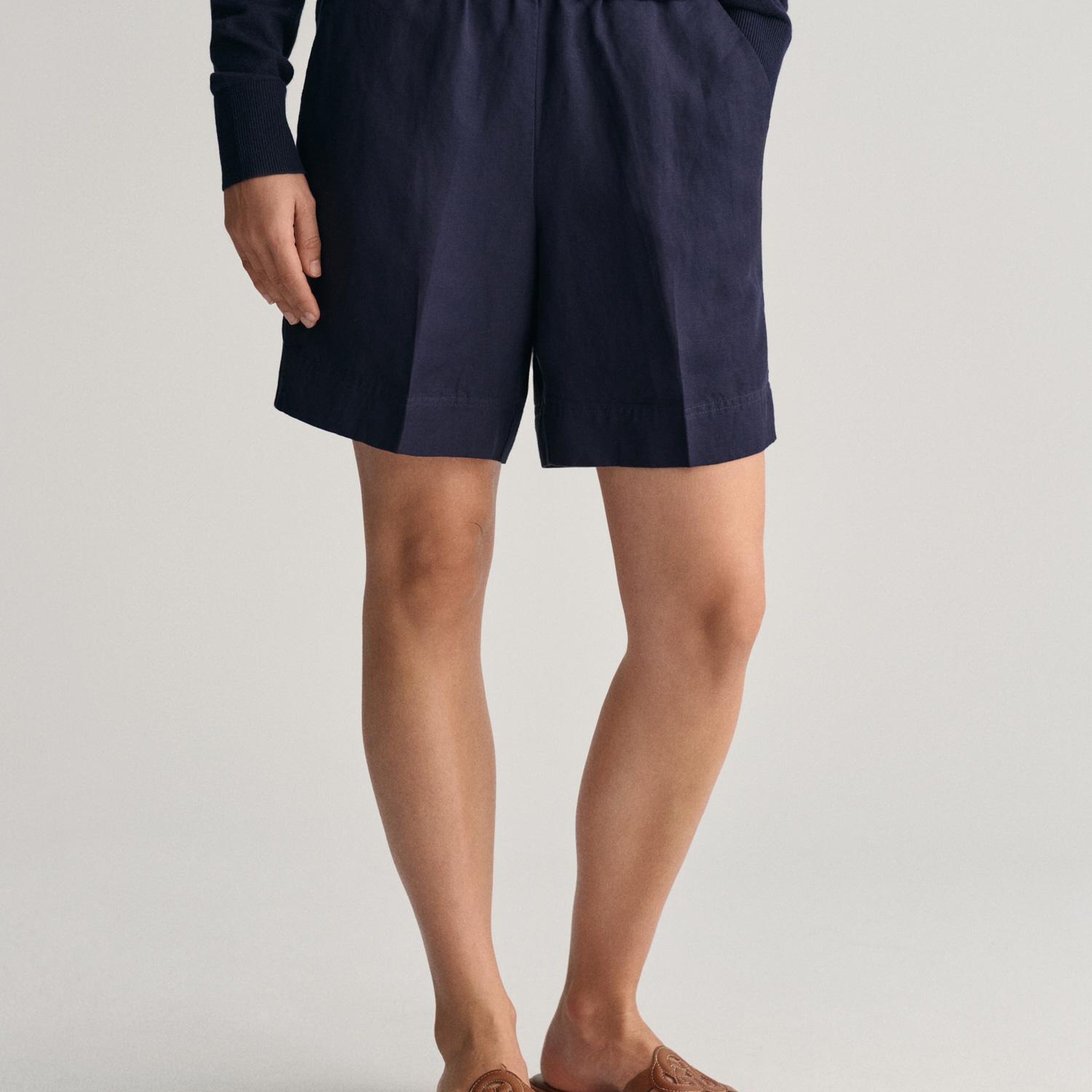 GANT Kadın Lacivert Relaxed Fit Keten Şort