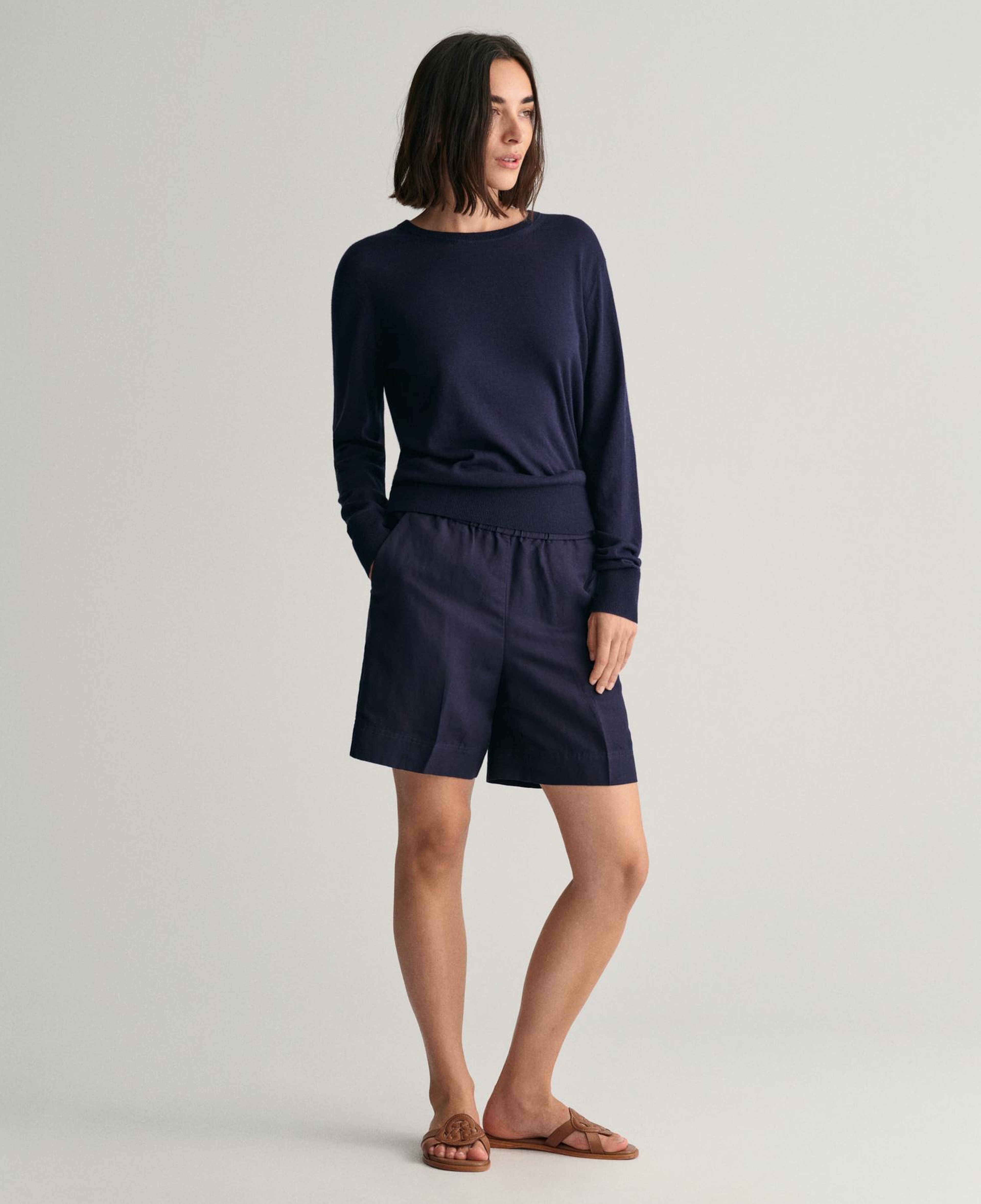 GANT Kadın Lacivert Relaxed Fit Keten Şort