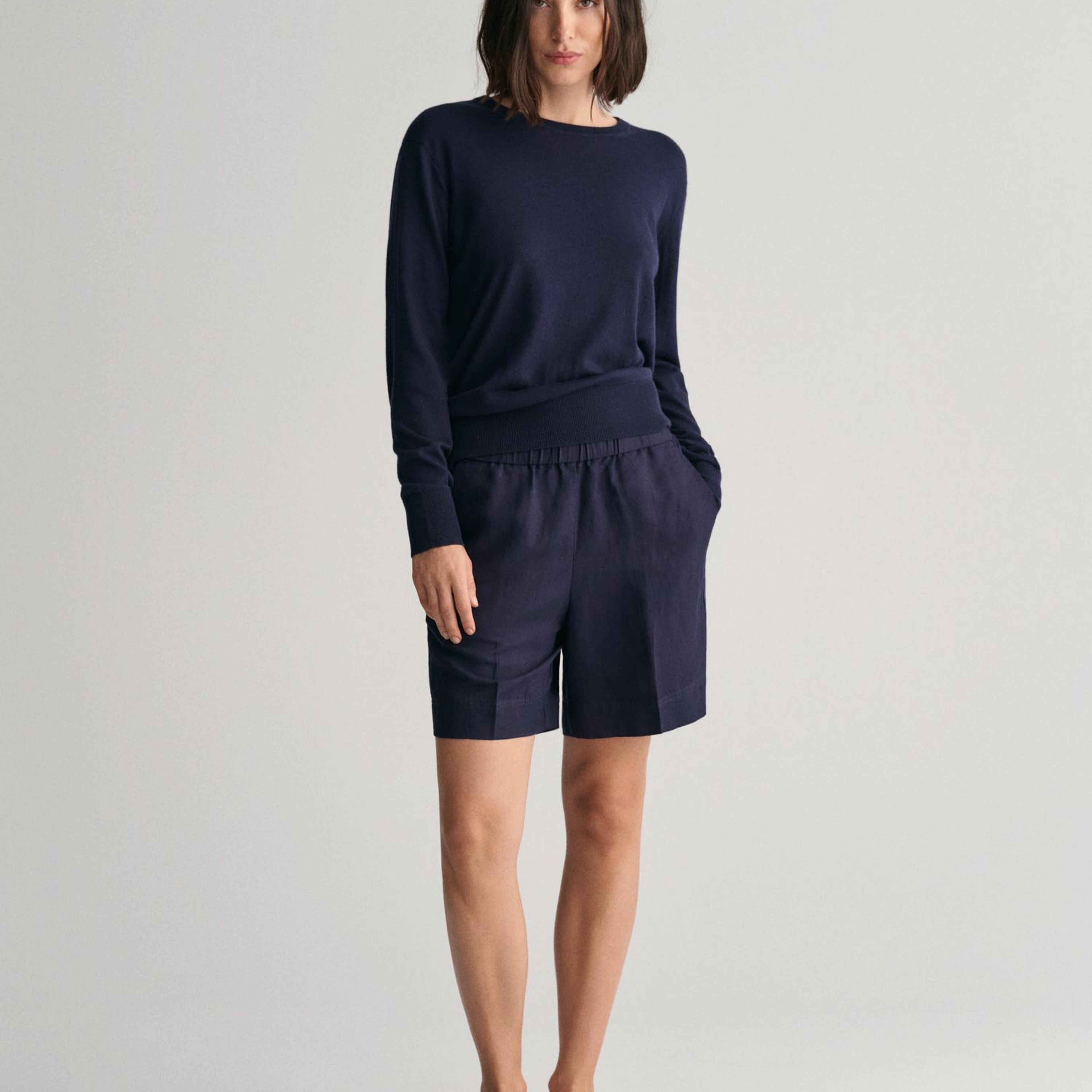 GANT Kadın Lacivert Relaxed Fit Keten Şort