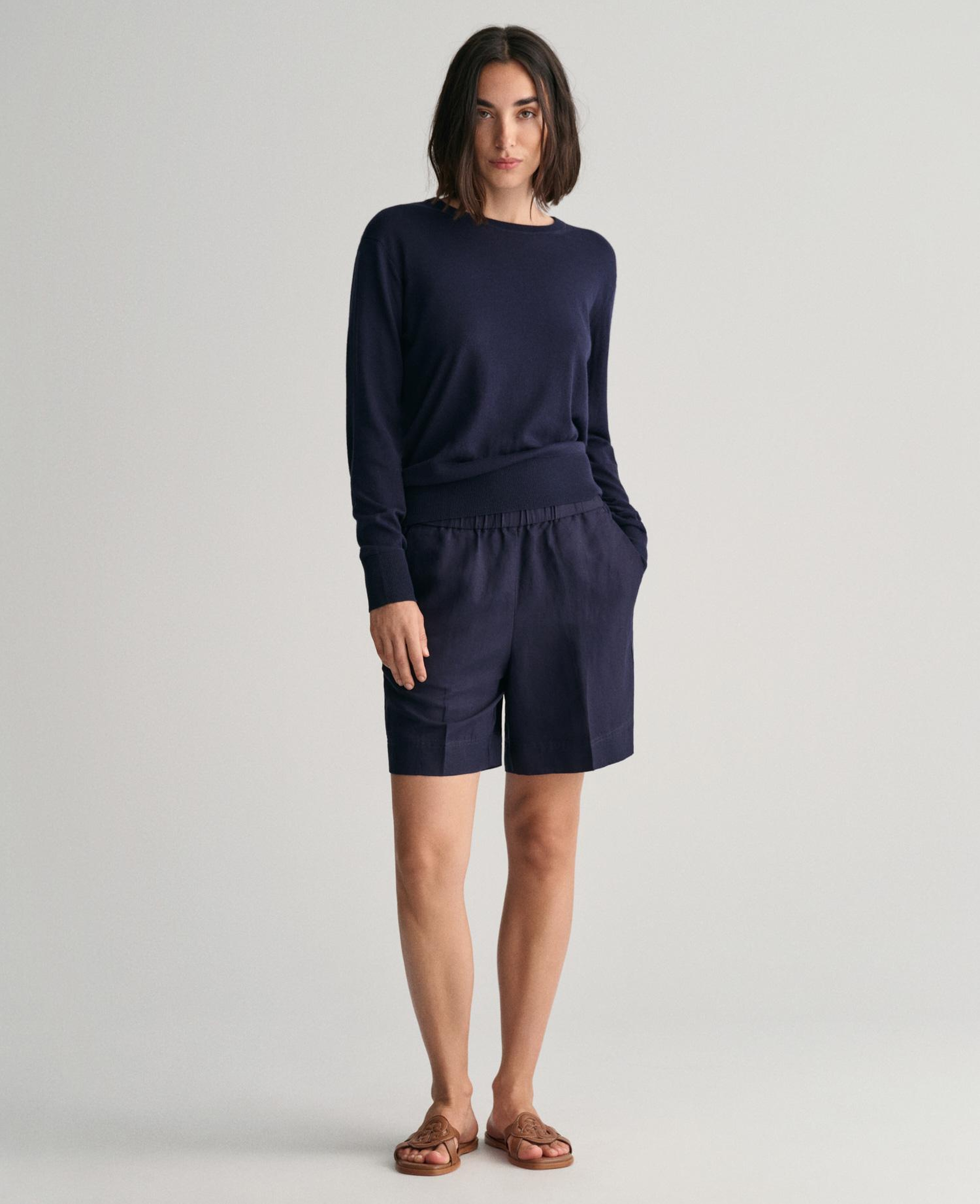 GANT Kadın Lacivert Relaxed Fit Keten Şort