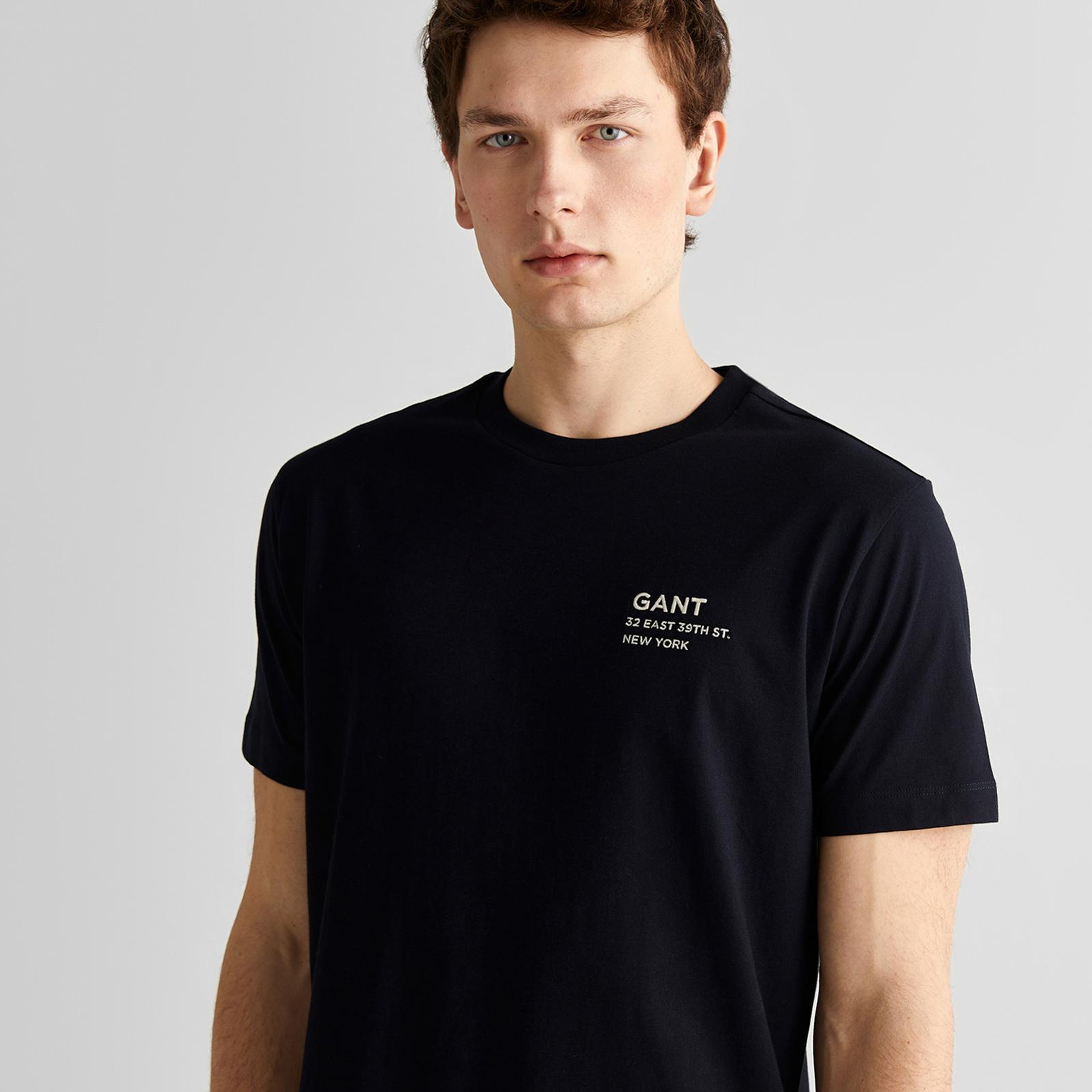 GANT Erkek Siyah Regular Fit Bisiklet Yaka Logolu T-Shirt