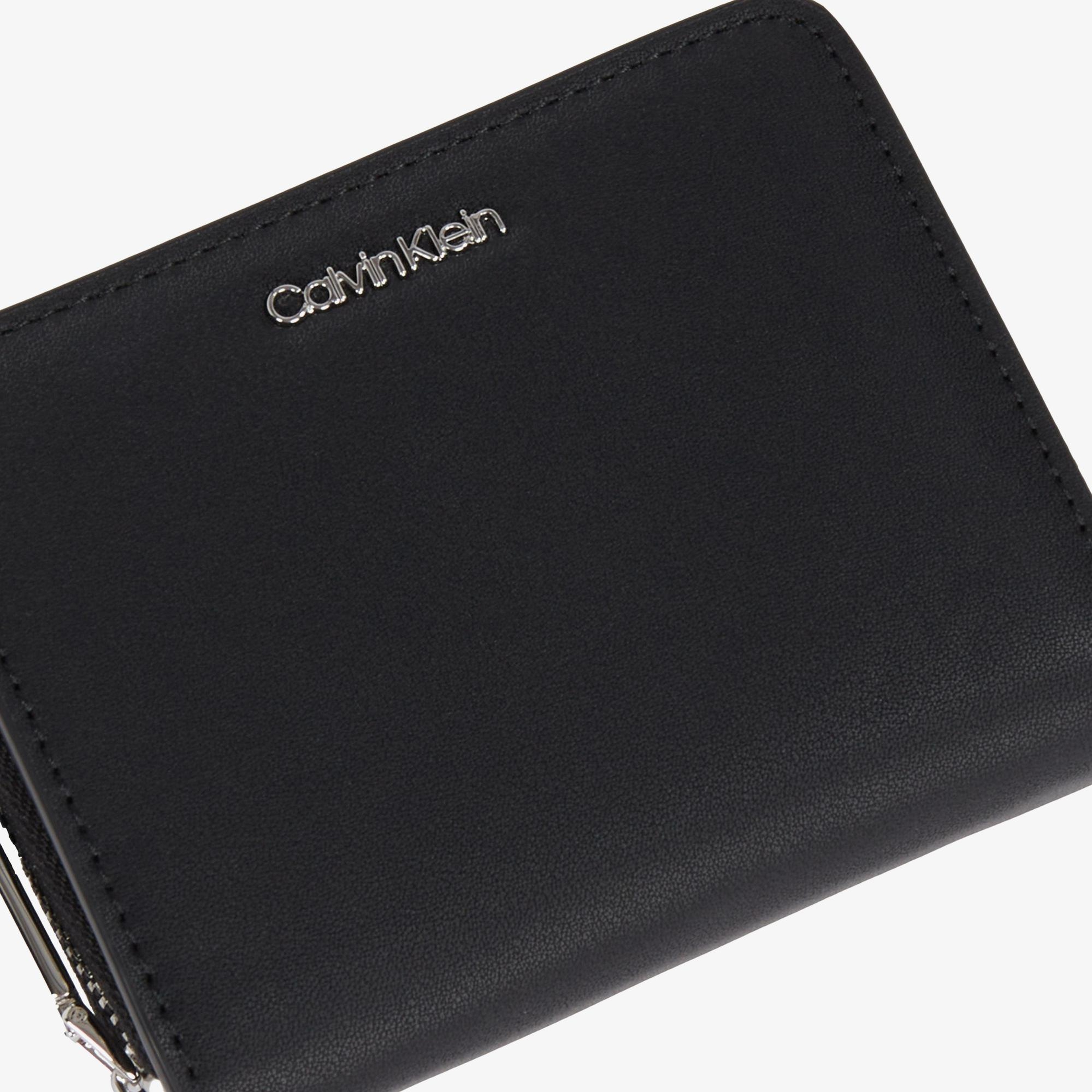 Calvin Klein Medium Kadın Siyah Cüzdan