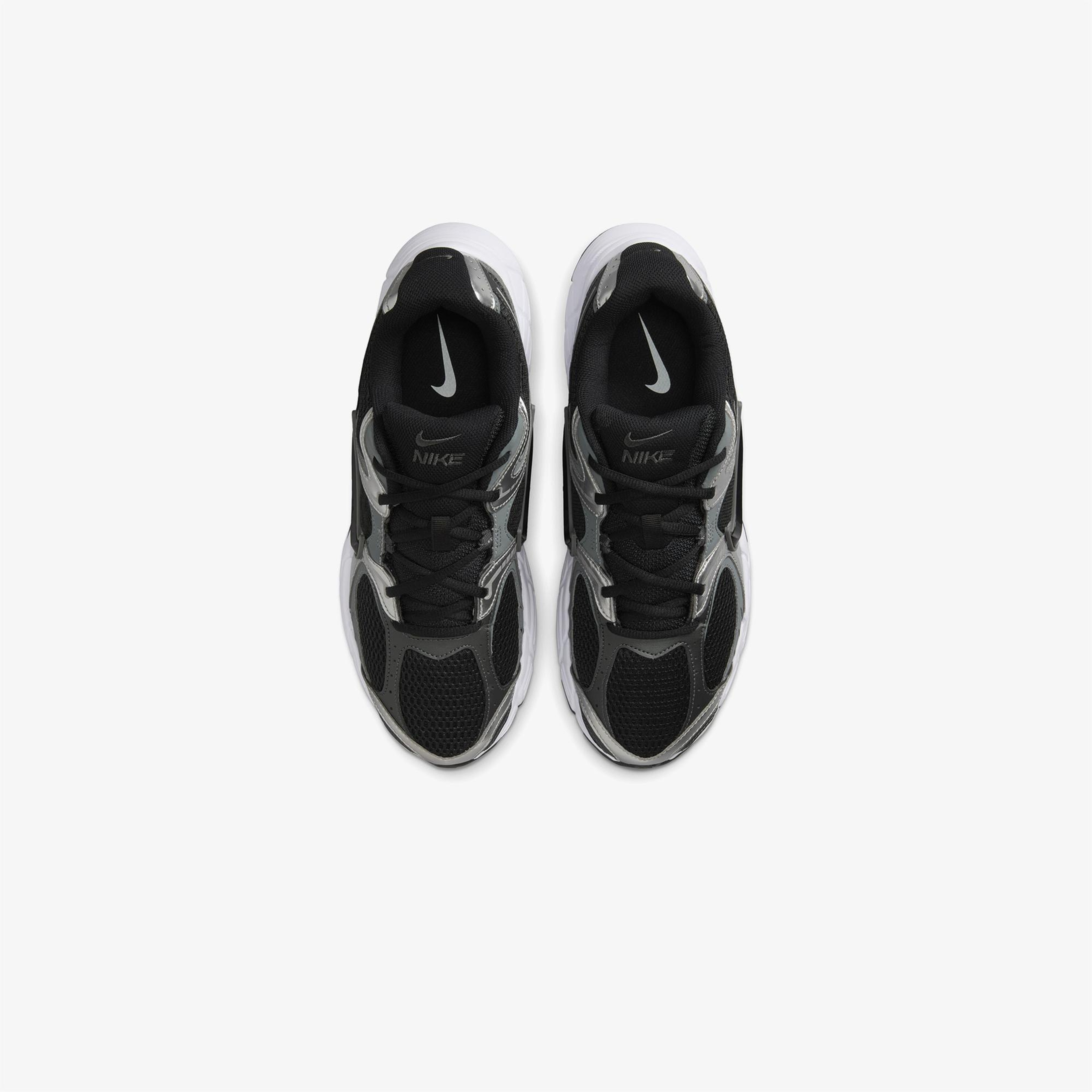 Nike V5 RNR Erkek Siyah Spor Ayakkabı