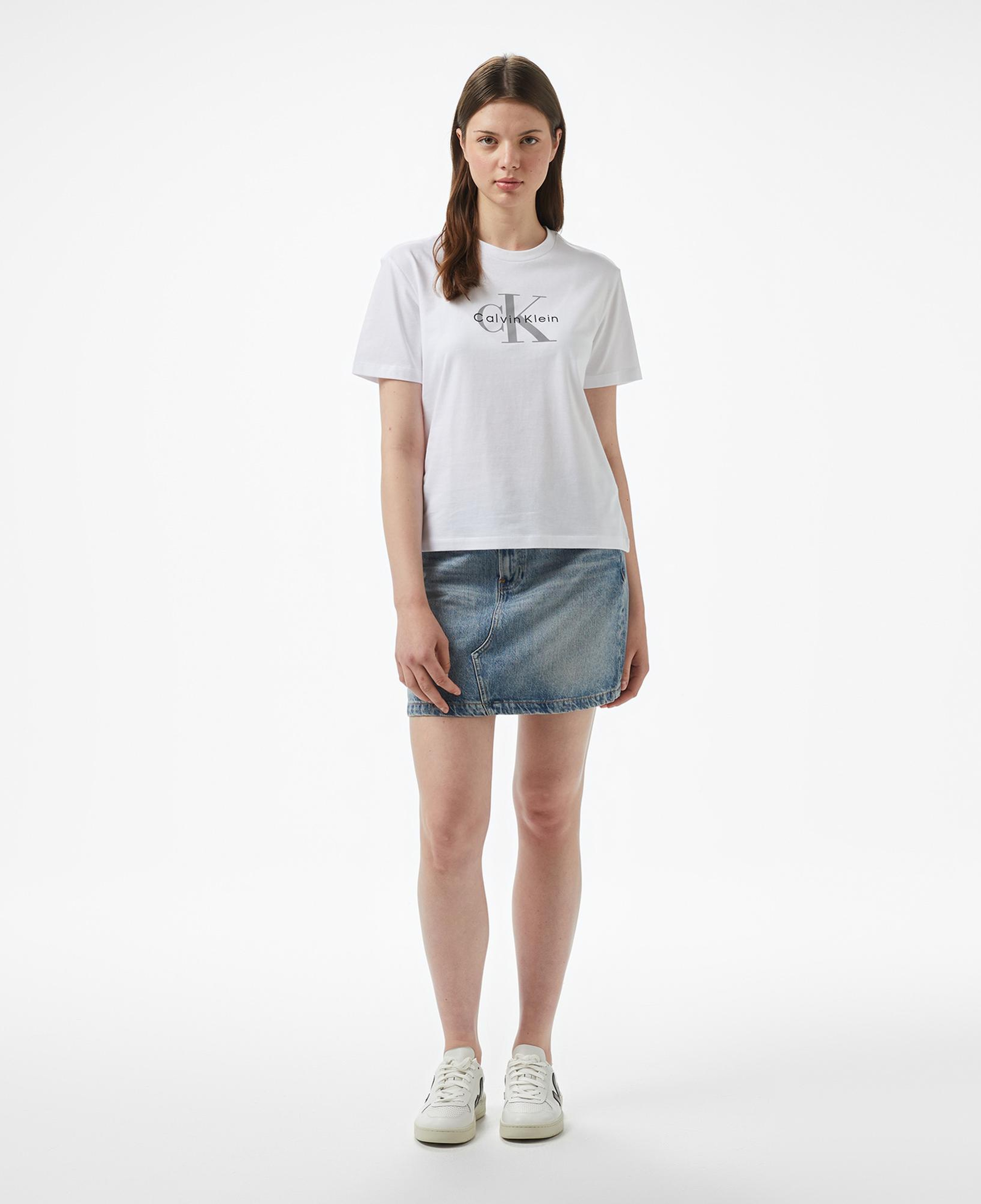 Calvin Klein Hero Classic Monologo Kadın Beyaz T-Shirt