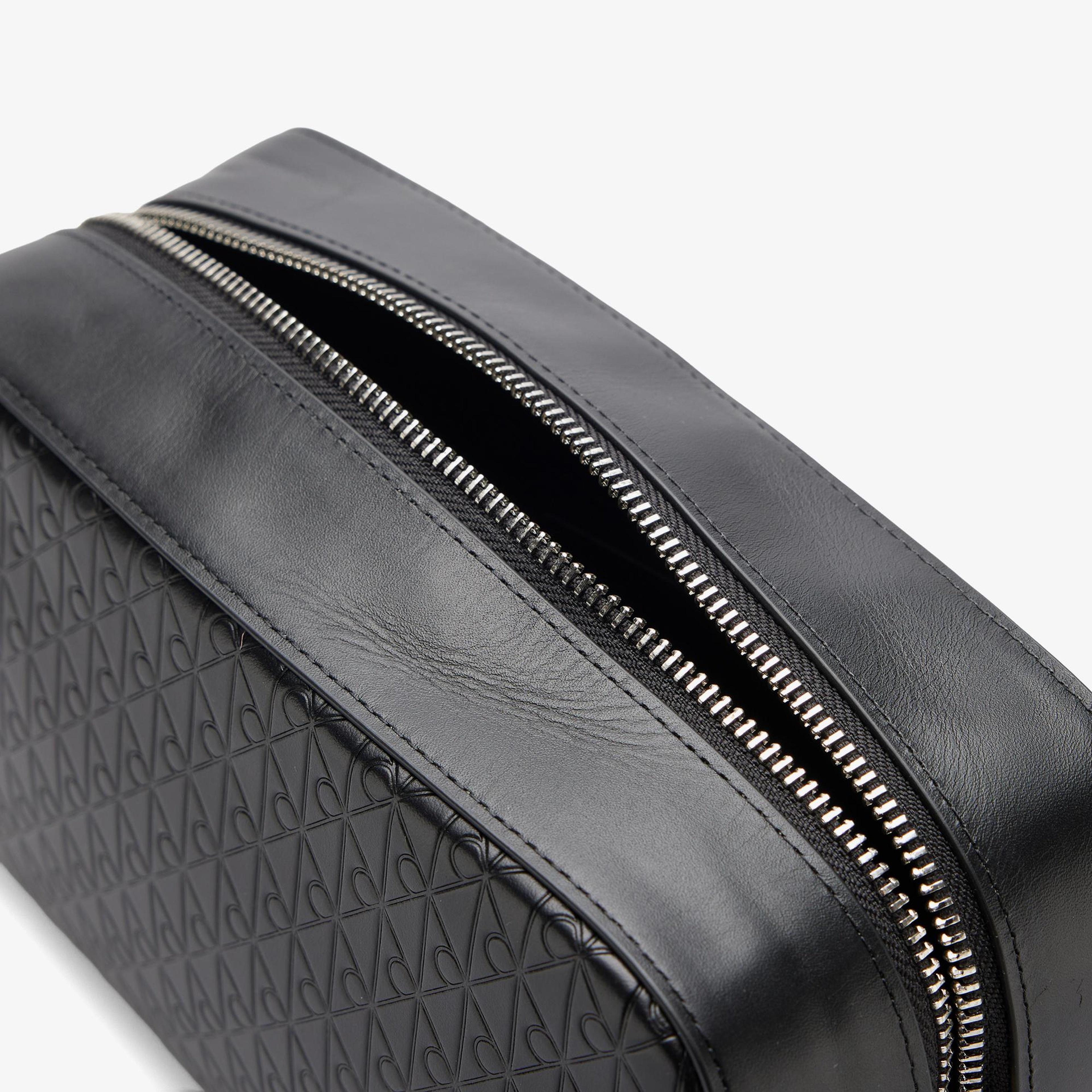 Calvin Klein Embossed Emblem Erkek Siyah El Çantası