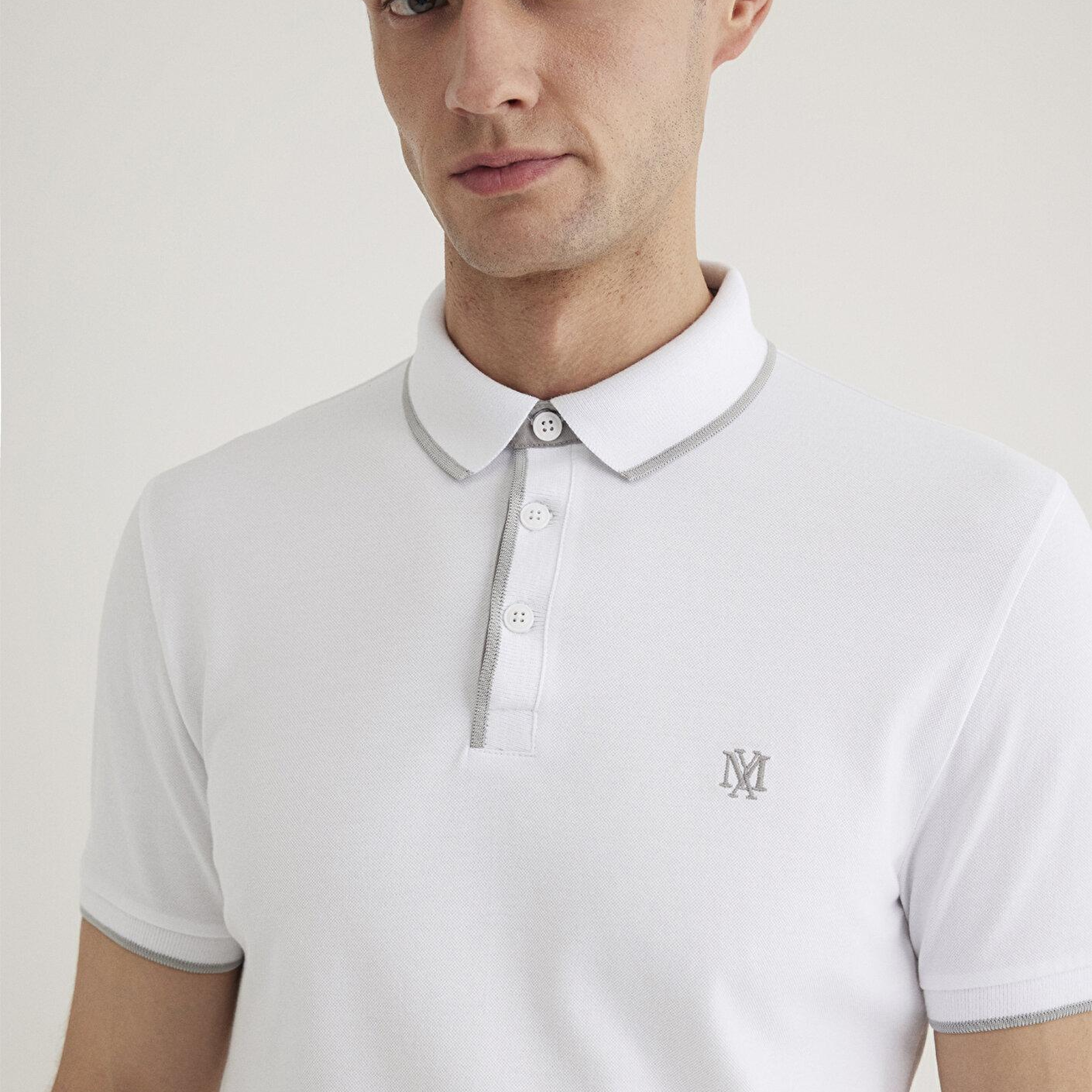 Mavi Yaka Detaylı Beyaz Polo Tişört Fitted / Vücuda Oturan Kesim 062373-27879