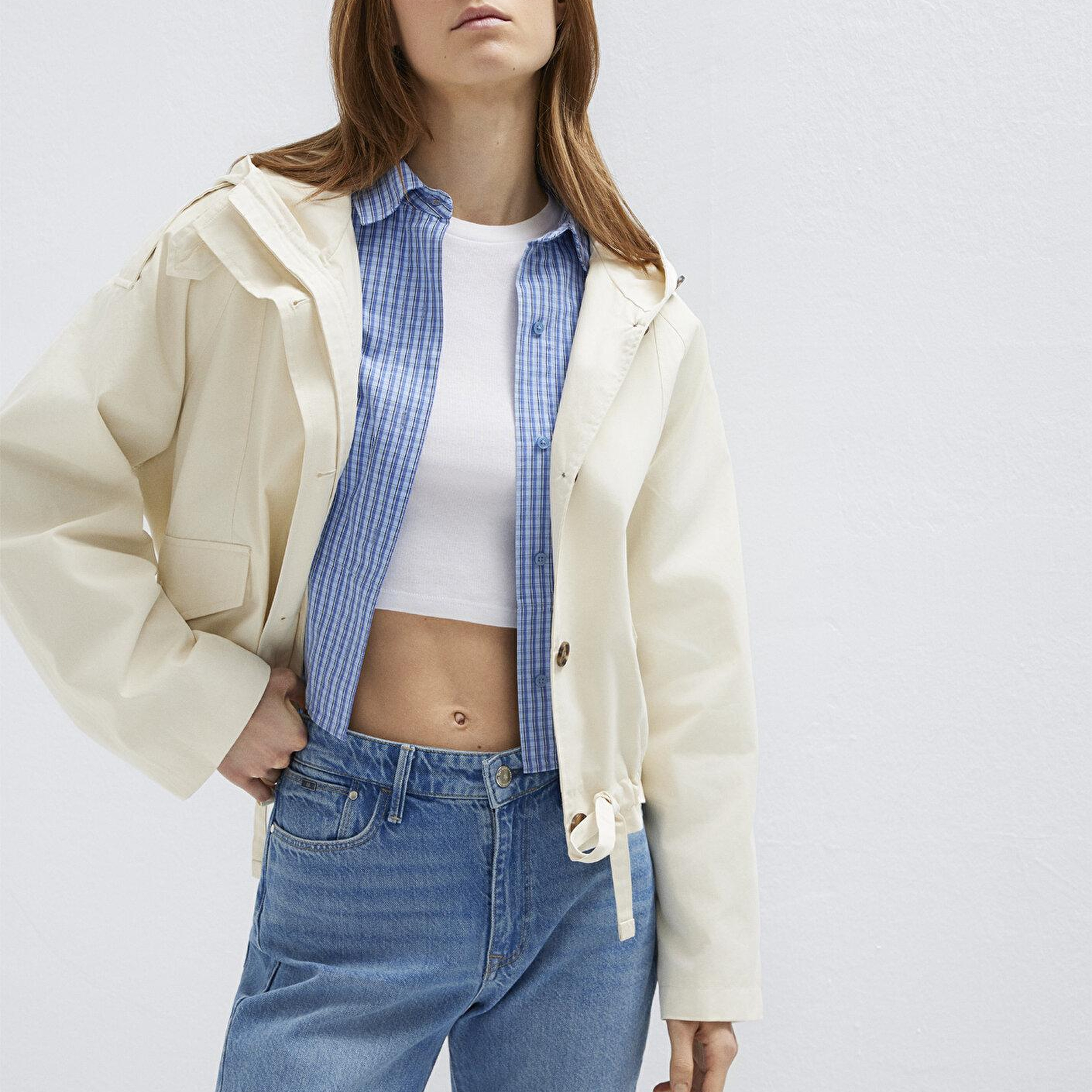 Mavi Kapüşonlu Bel Detaylı Ekru Kısa Ceket Oversize / Geniş Kesim 1110756-70065