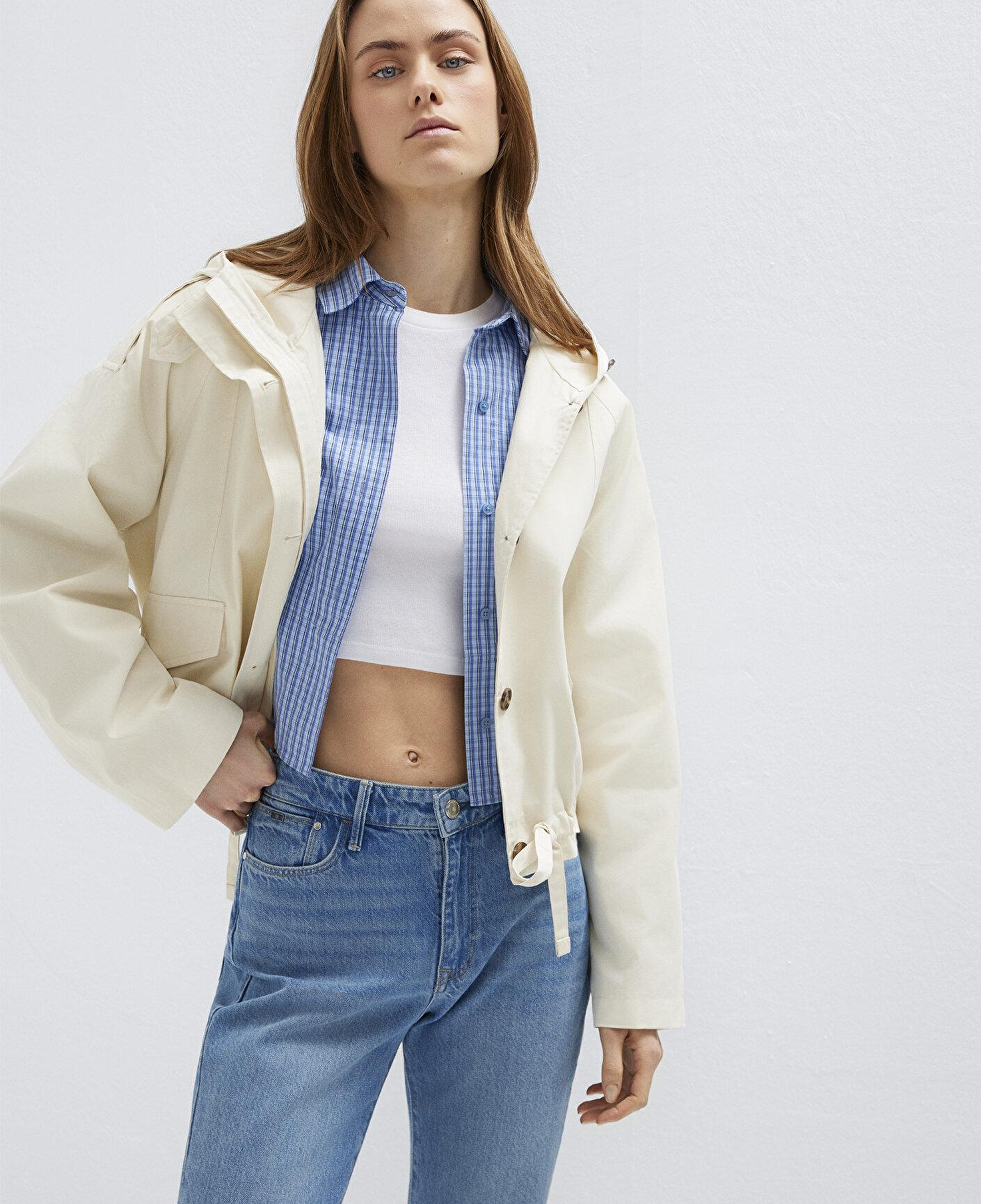 Mavi Kapüşonlu Bel Detaylı Ekru Kısa Ceket Oversize / Geniş Kesim 1110756-70065