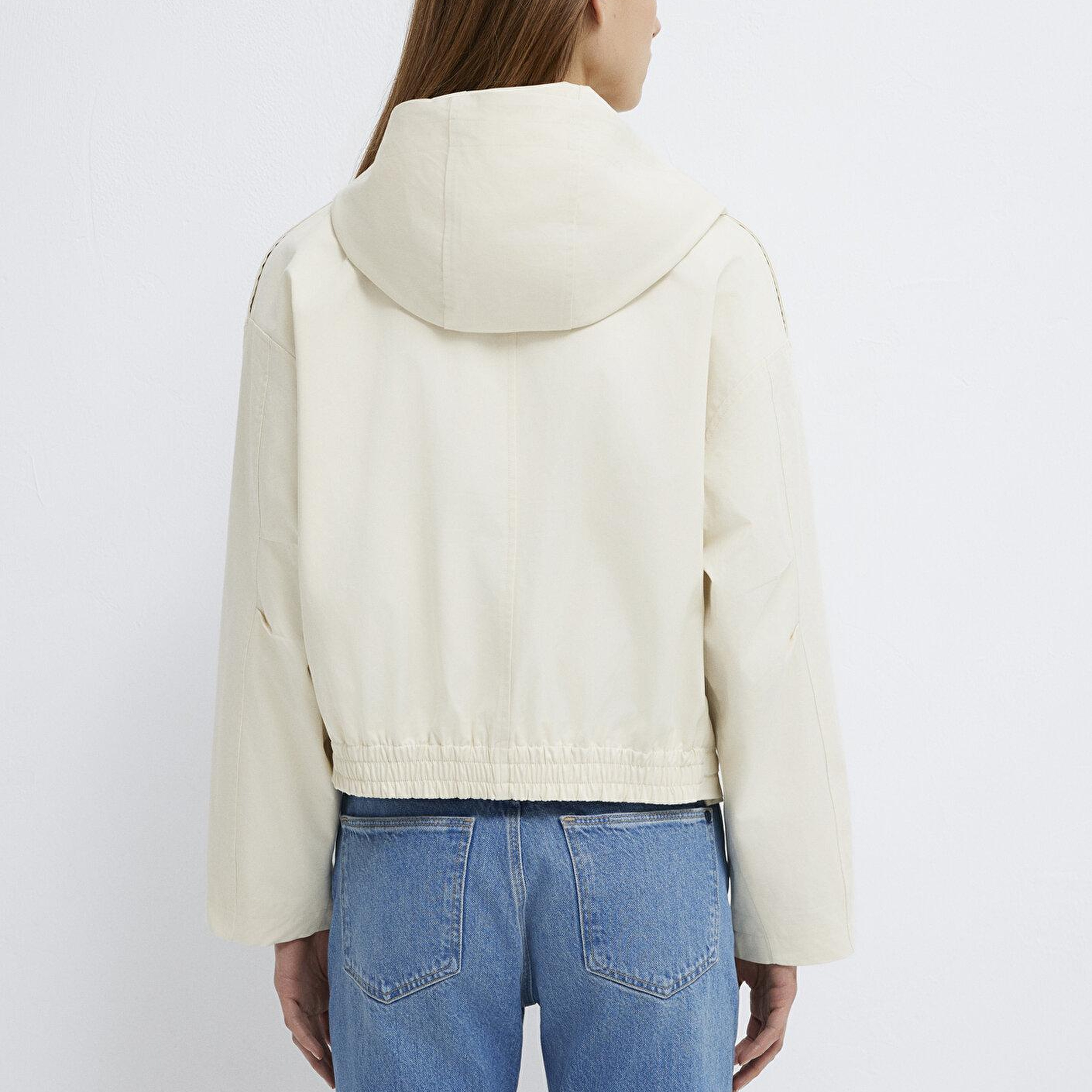 Mavi Kapüşonlu Bel Detaylı Ekru Kısa Ceket Oversize / Geniş Kesim 1110756-70065