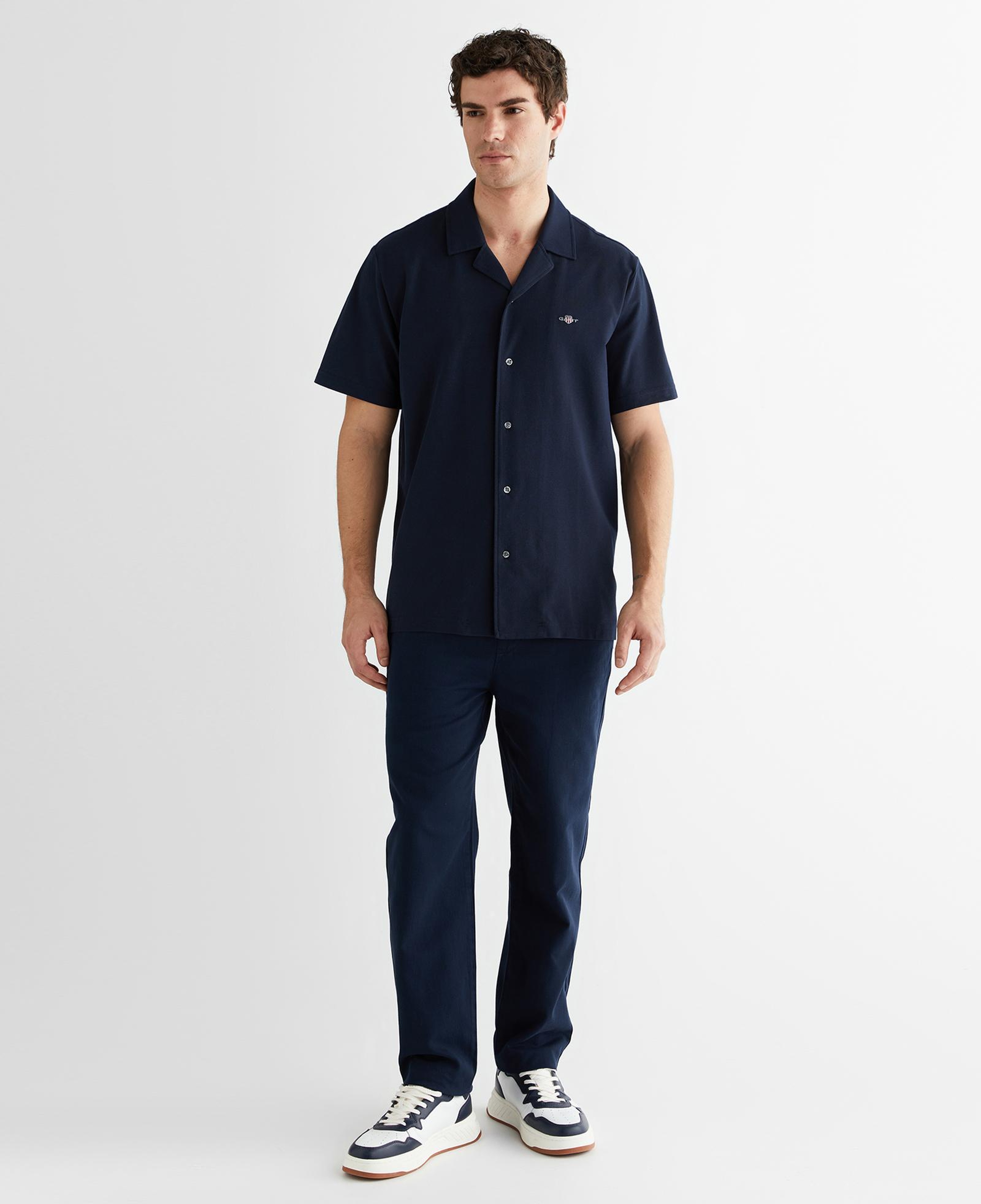 GANT Erkek Lacivert Düğmeli Yaka Logolu Gömlek