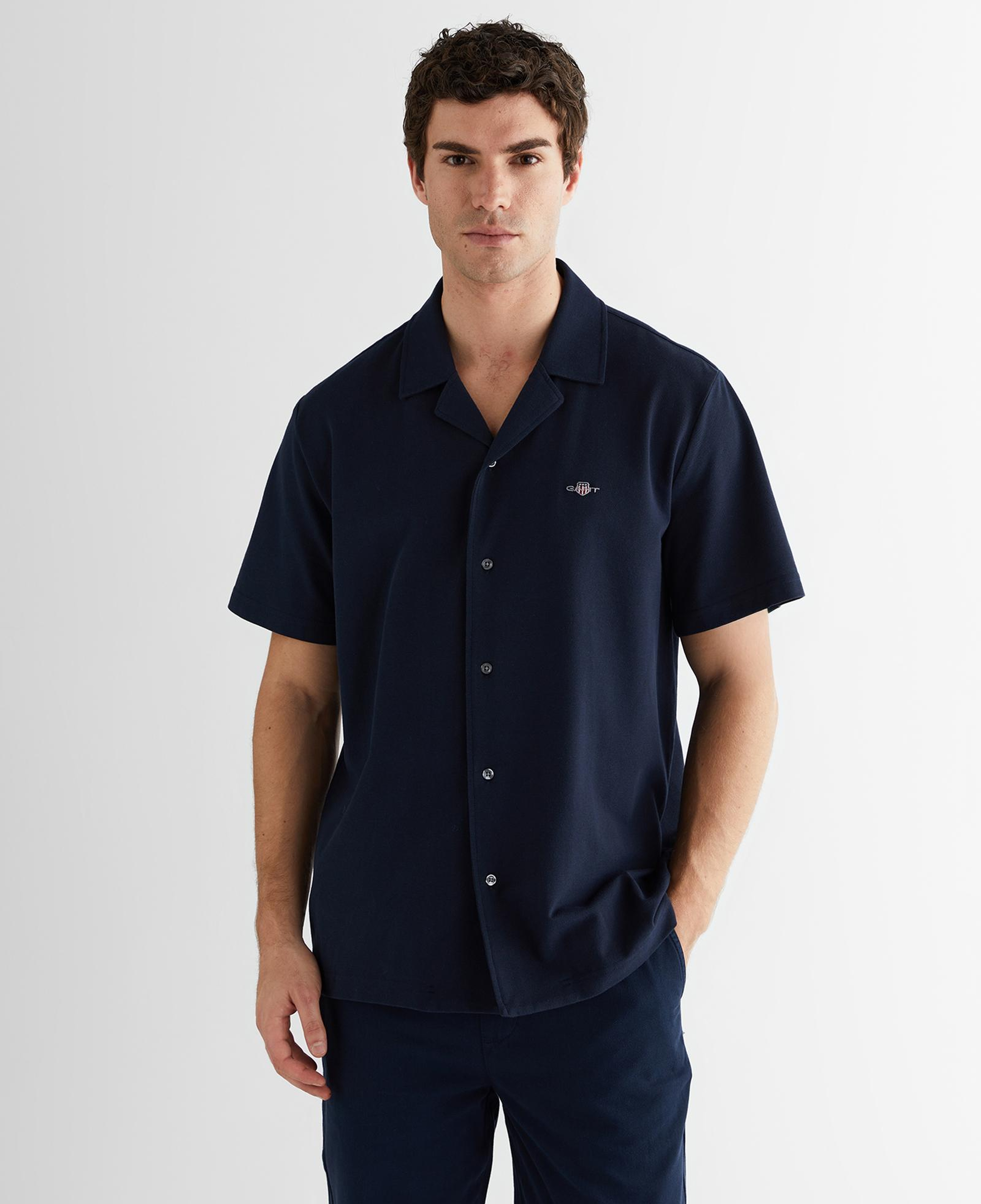 GANT Erkek Lacivert Düğmeli Yaka Logolu Gömlek