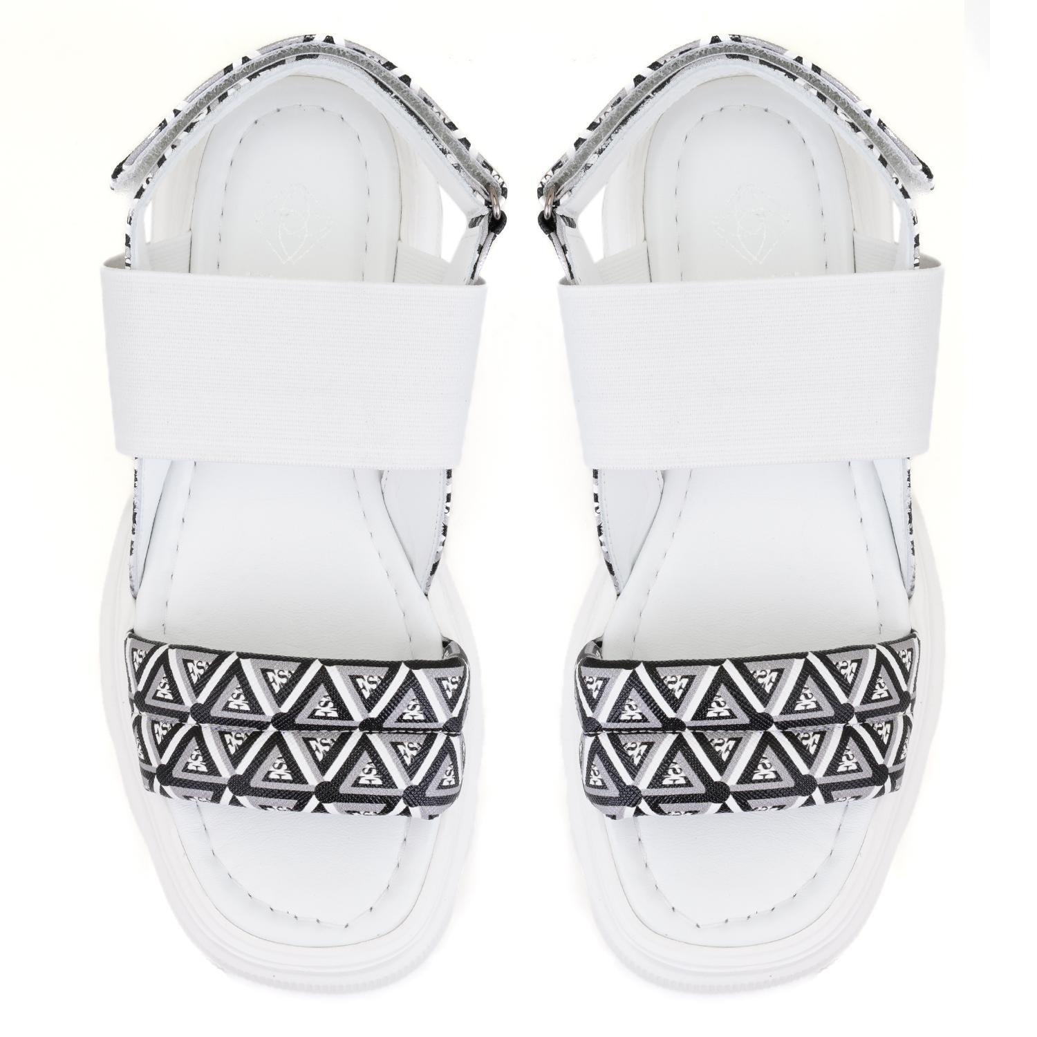 Kadın Beyaz Monogram Desenli Dolgu Topuklu Sandalet