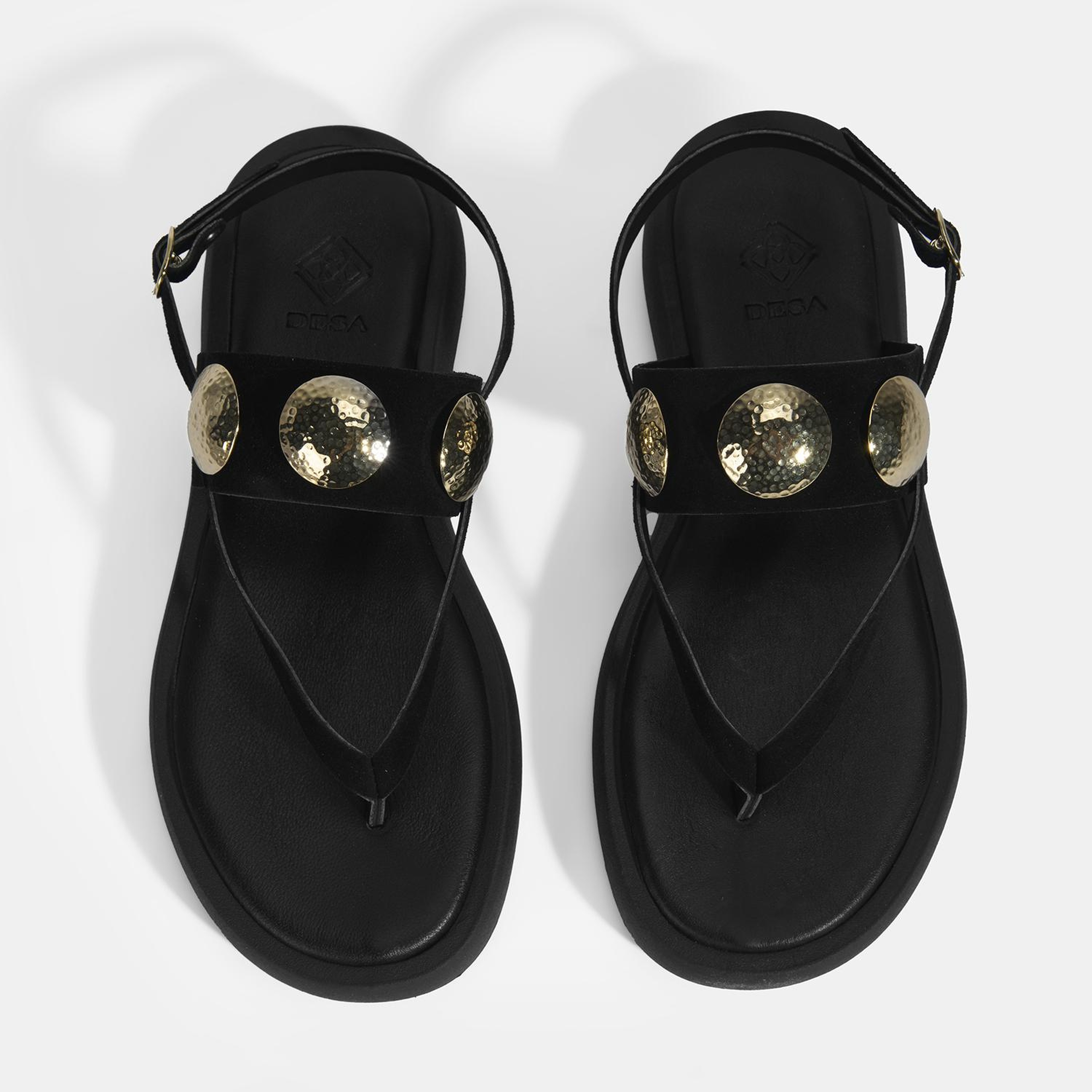 Kadın Siyah Metal Aksesuarlı Ayarlanabilir Tokalı Süet Sandalet