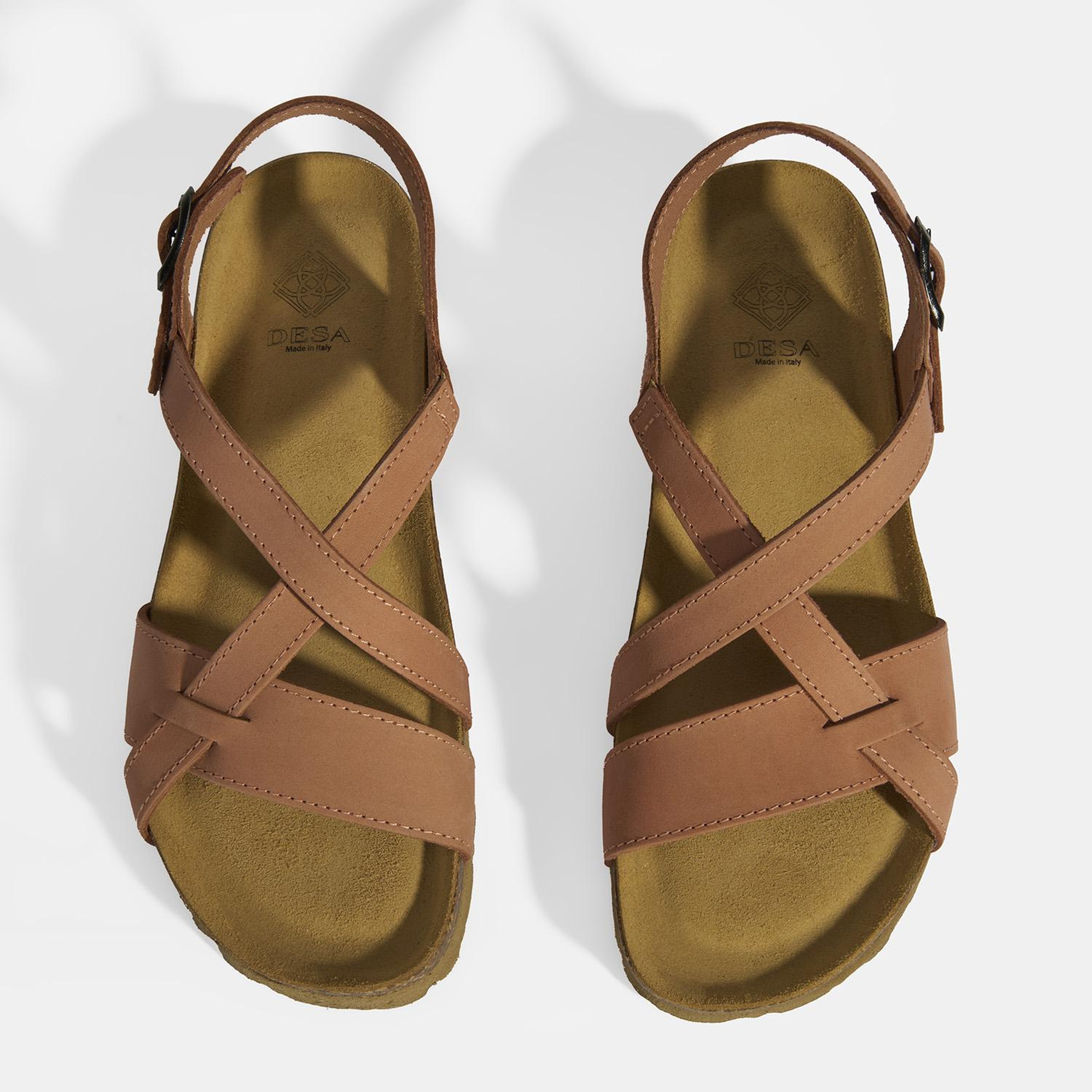 Pembe Kadın Toka Detaylı Süet Sandalet