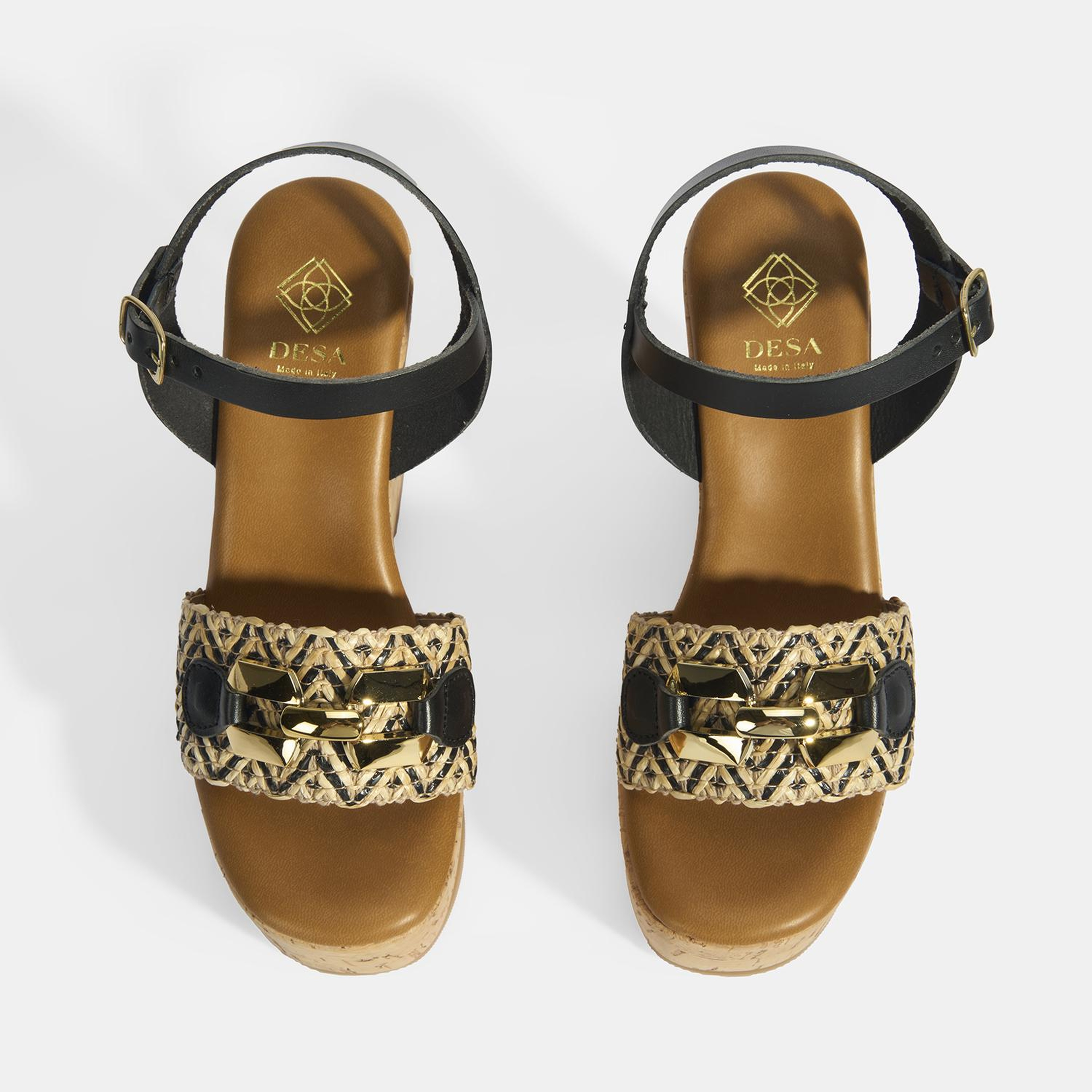 Kadın Siyah Toka Aksesuarlı Deri Detaylı Dolgu Topuklu Sandalet