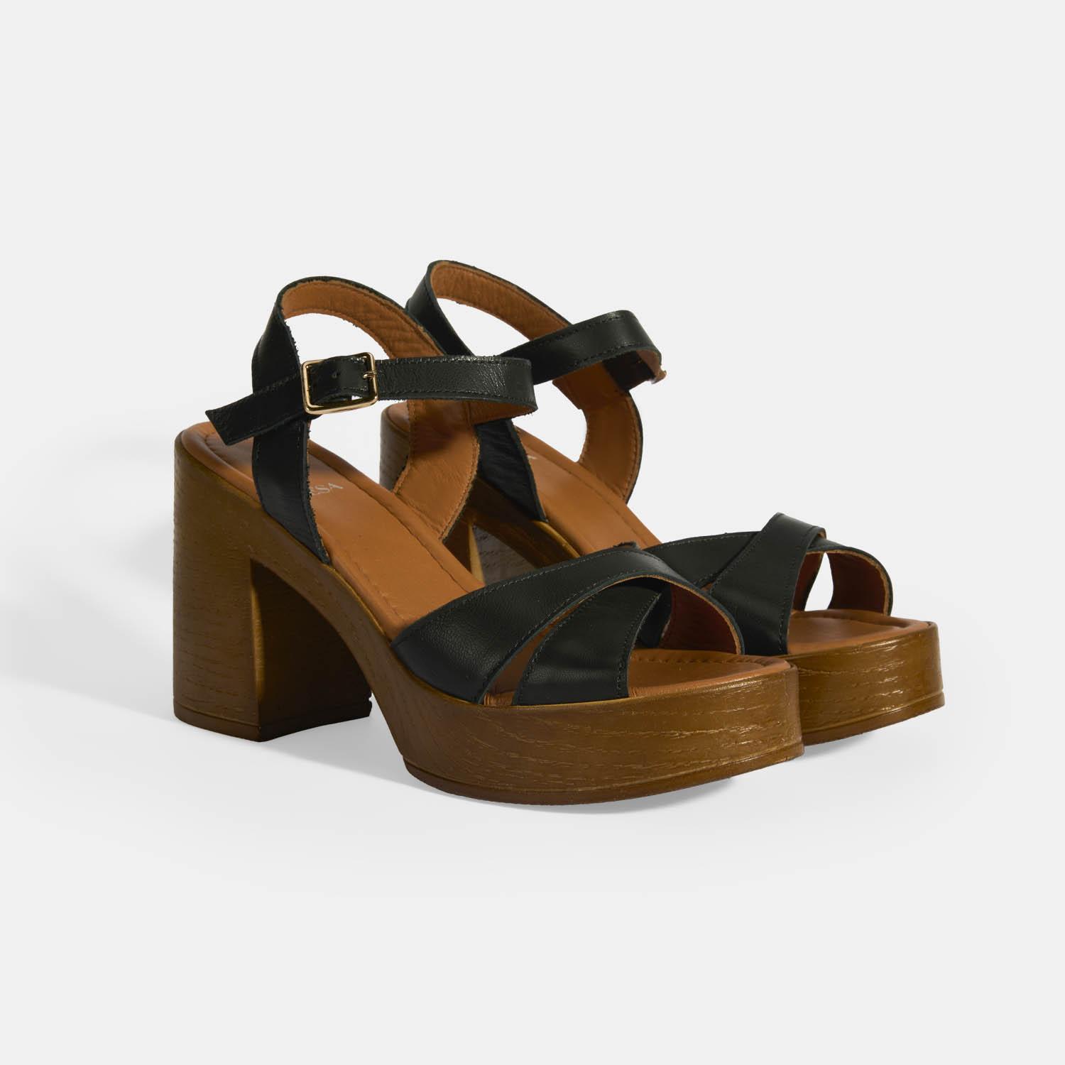 Siyah Kadın Toka Detaylı Deri Sandalet