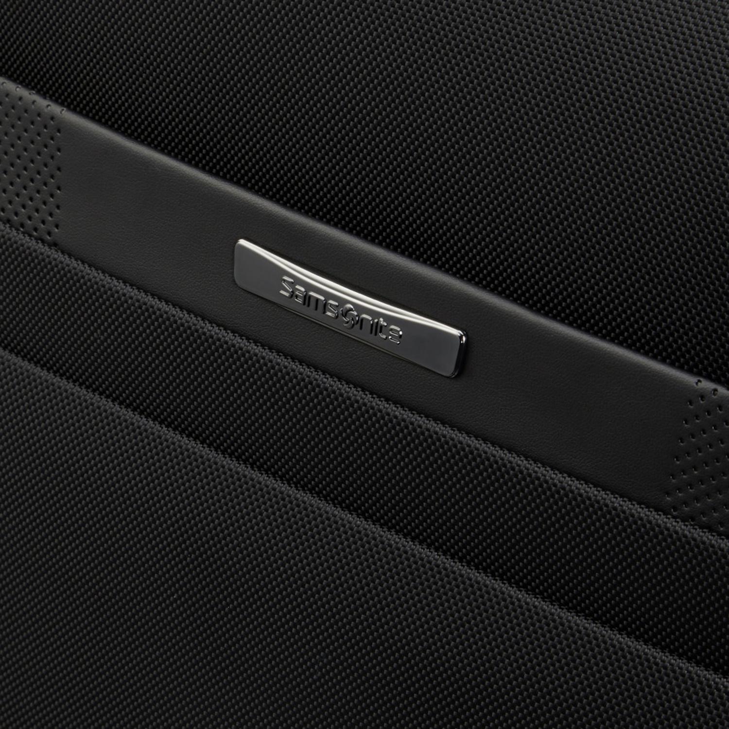 Samsonite Pro-Dlx 6 - Körüklü Orta Boy Valiz