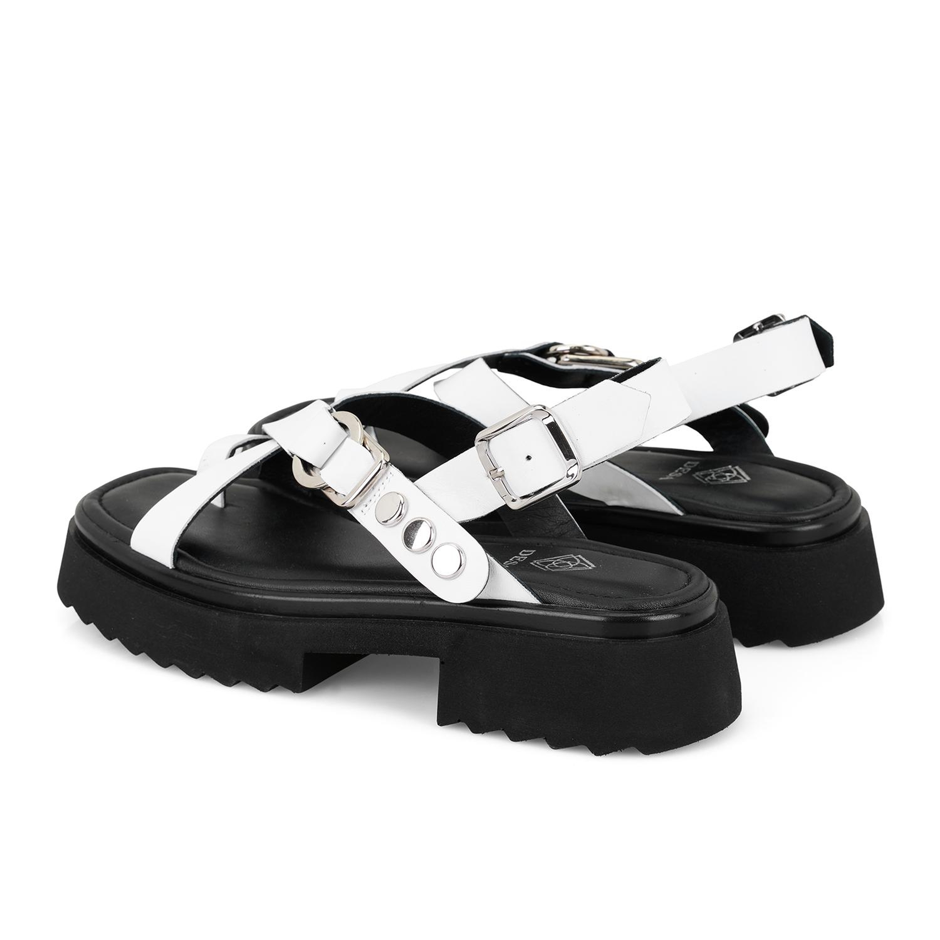 Kadın Beyaz Ayarlanabilir Tokalı Deri Sandalet