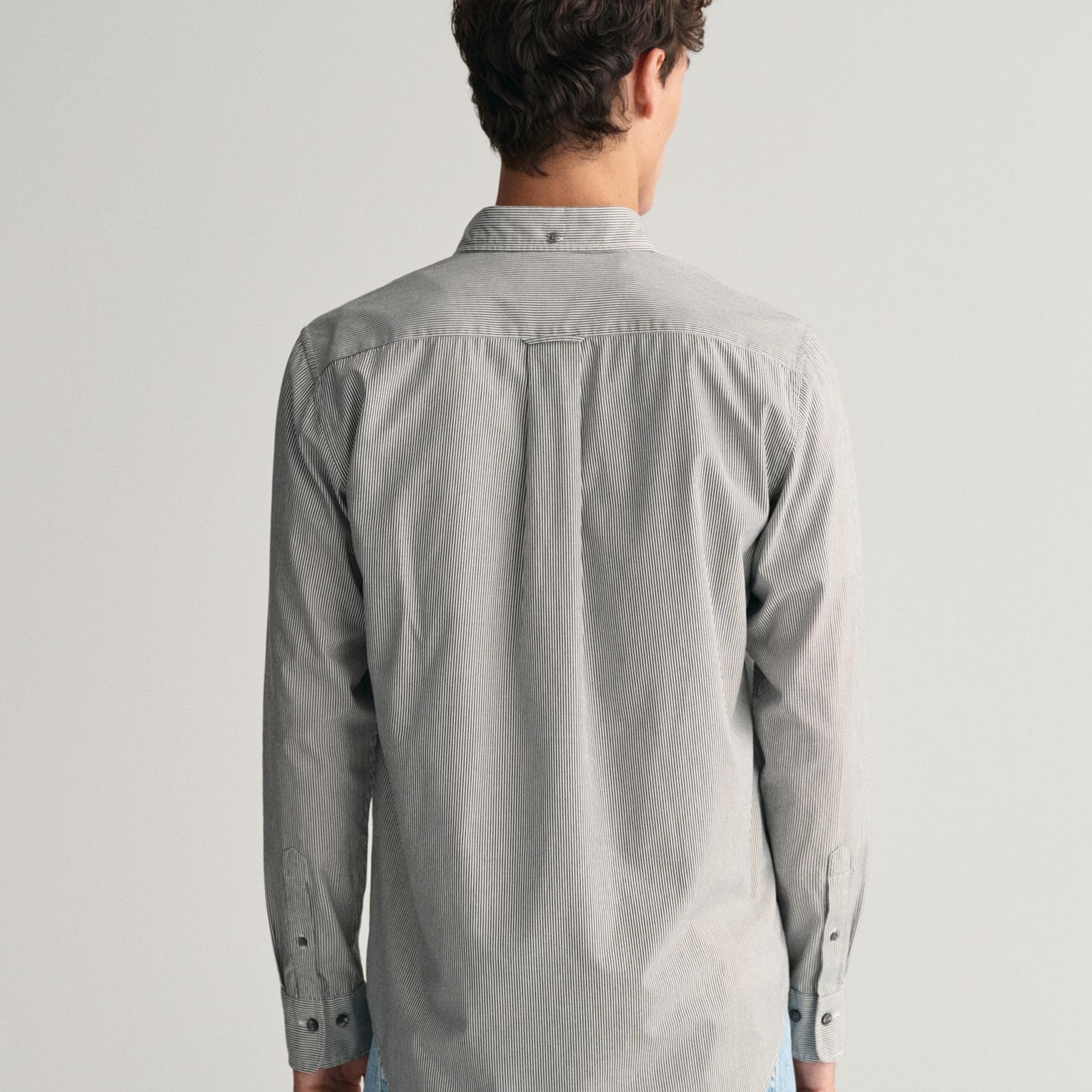 GANT Erkek Siyah Regular Fit Düğmeli Yaka Çizgili Gömlek