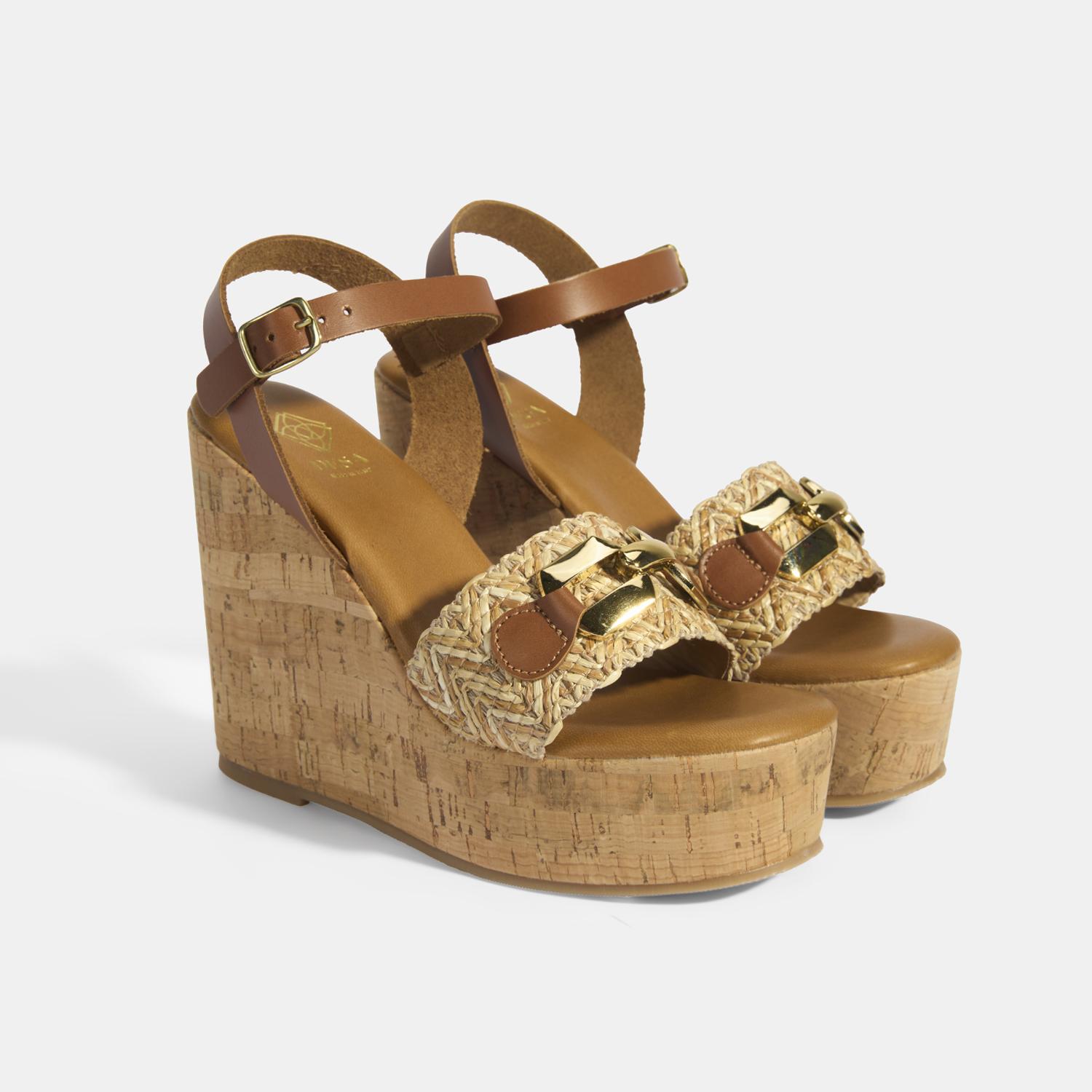 Kadın Kahve Toka Aksesuarlı Deri Detaylı Dolgu Topuklu Sandalet