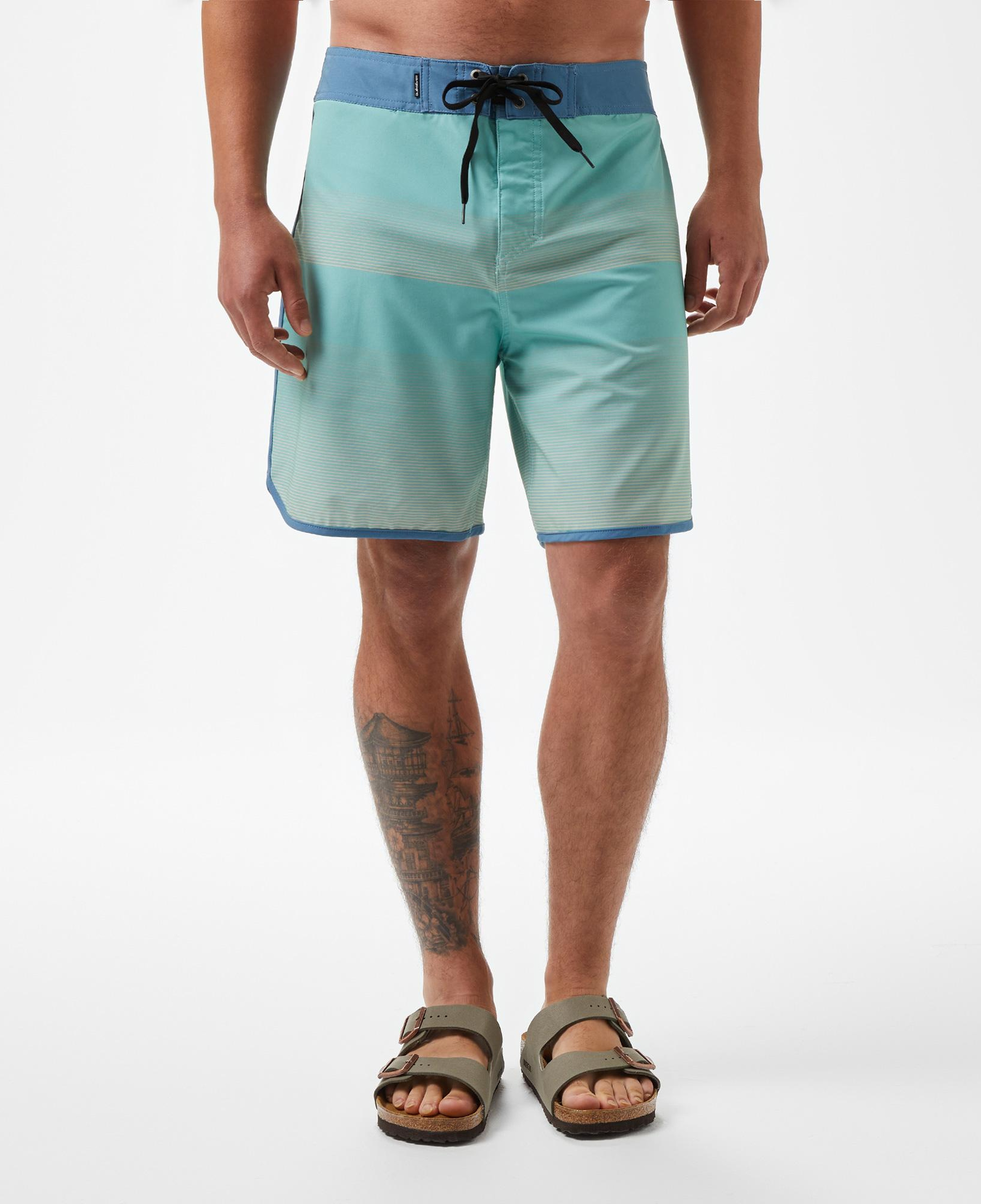 Quiksilver Surfsilk Scallop 18 Erkek Mavi Şort