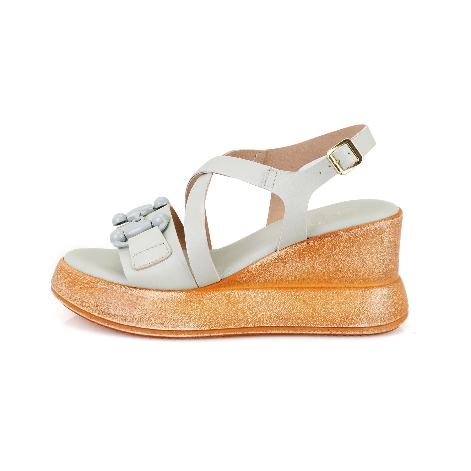 Kadın Yeşil Ayarlanabilir Tokalı Topuklu Deri Sandalet