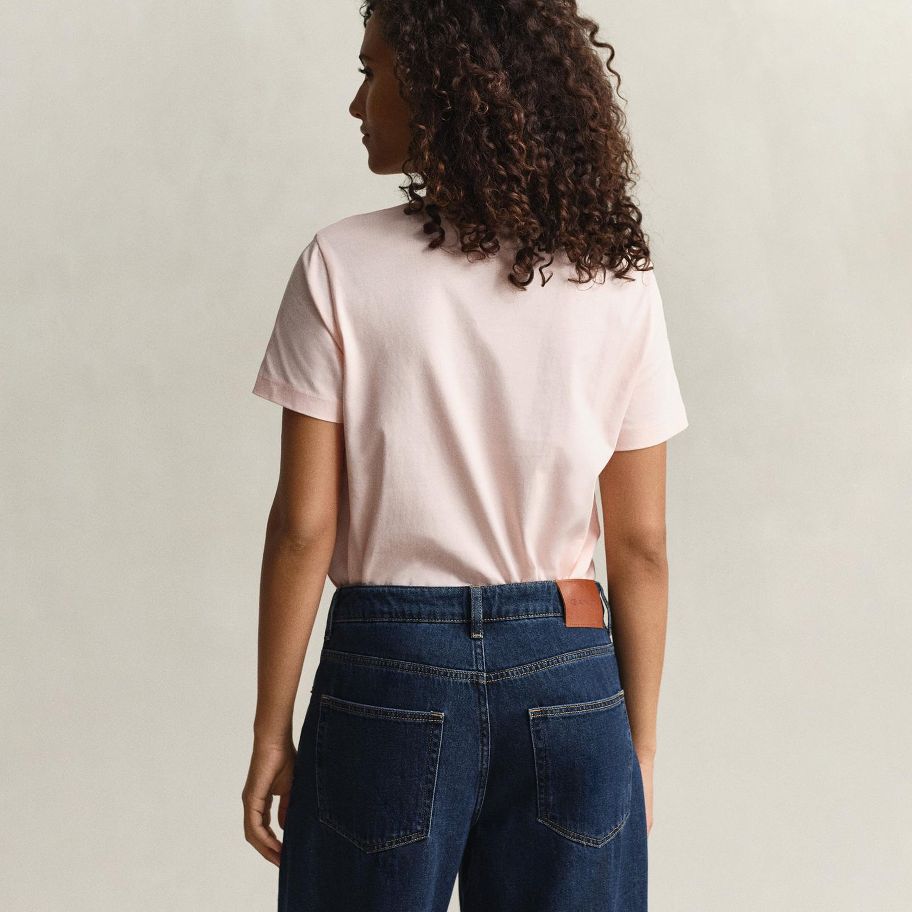 GANT Kadın Pembe Bisiklet Yaka Regular Fit Logolu T-Shirt