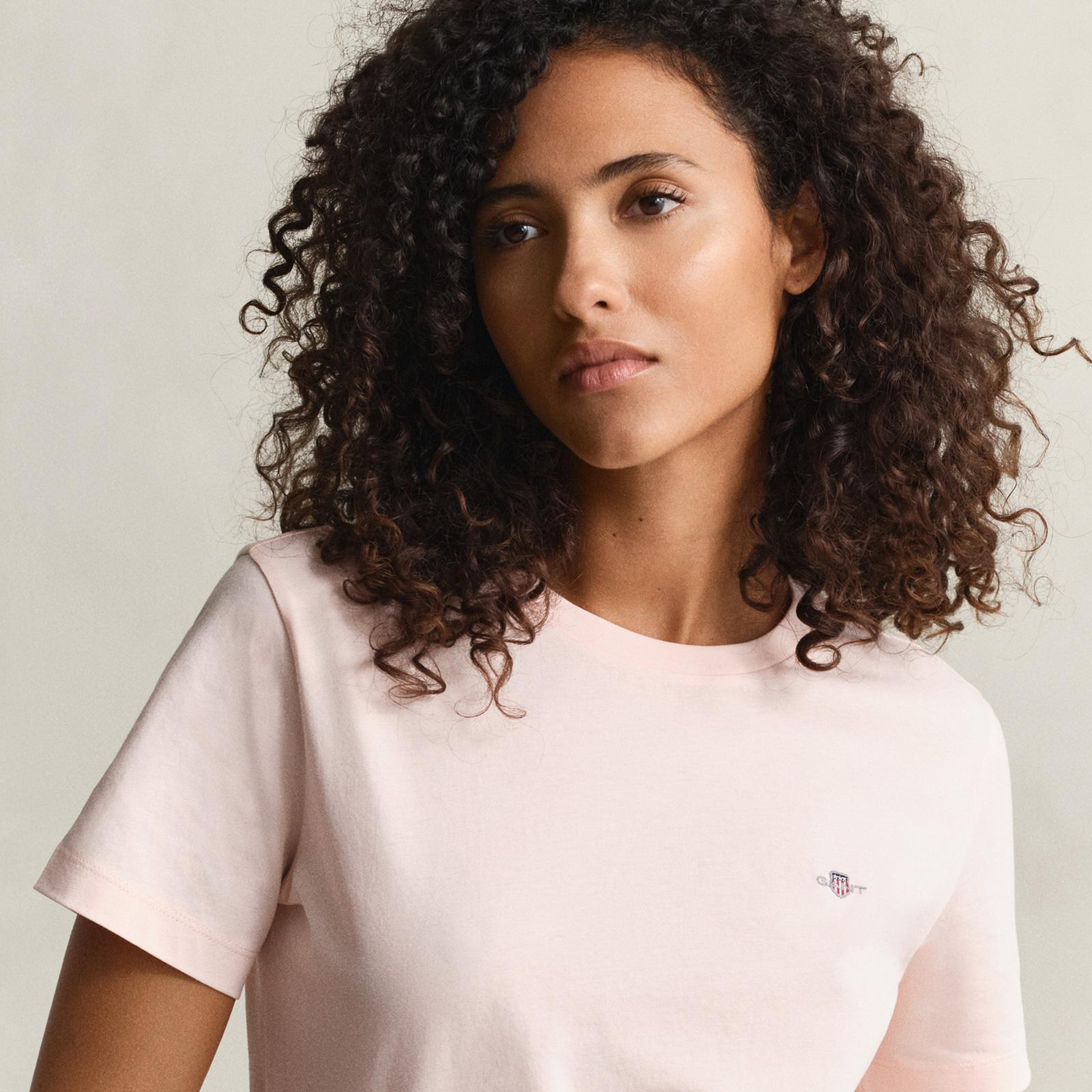 GANT Kadın Pembe Bisiklet Yaka Regular Fit Logolu T-Shirt