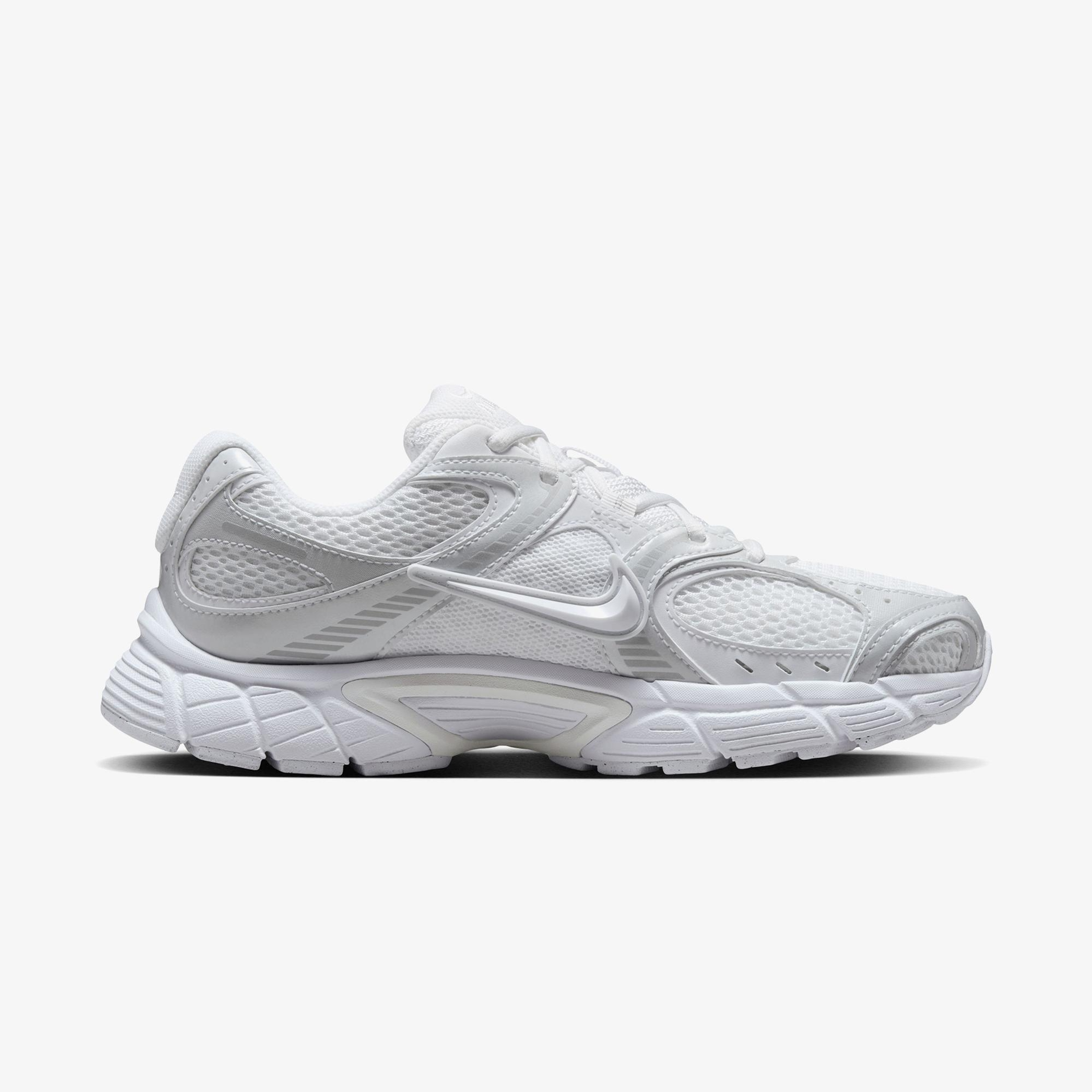 Nike V5 RNR Kadın Beyaz Spor Ayakkabı
