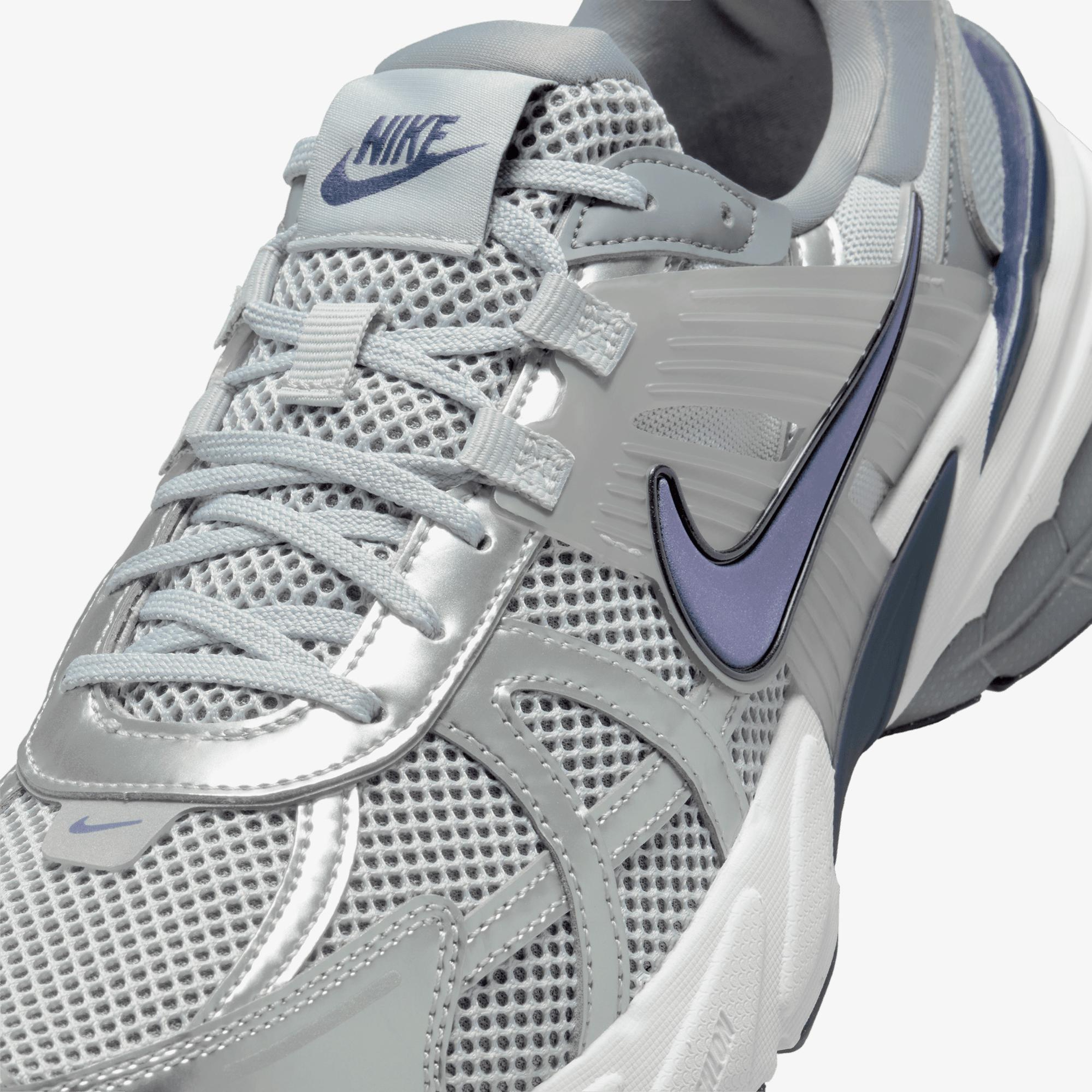 Nike V2K Run Erkek Gri Spor Ayakkabı