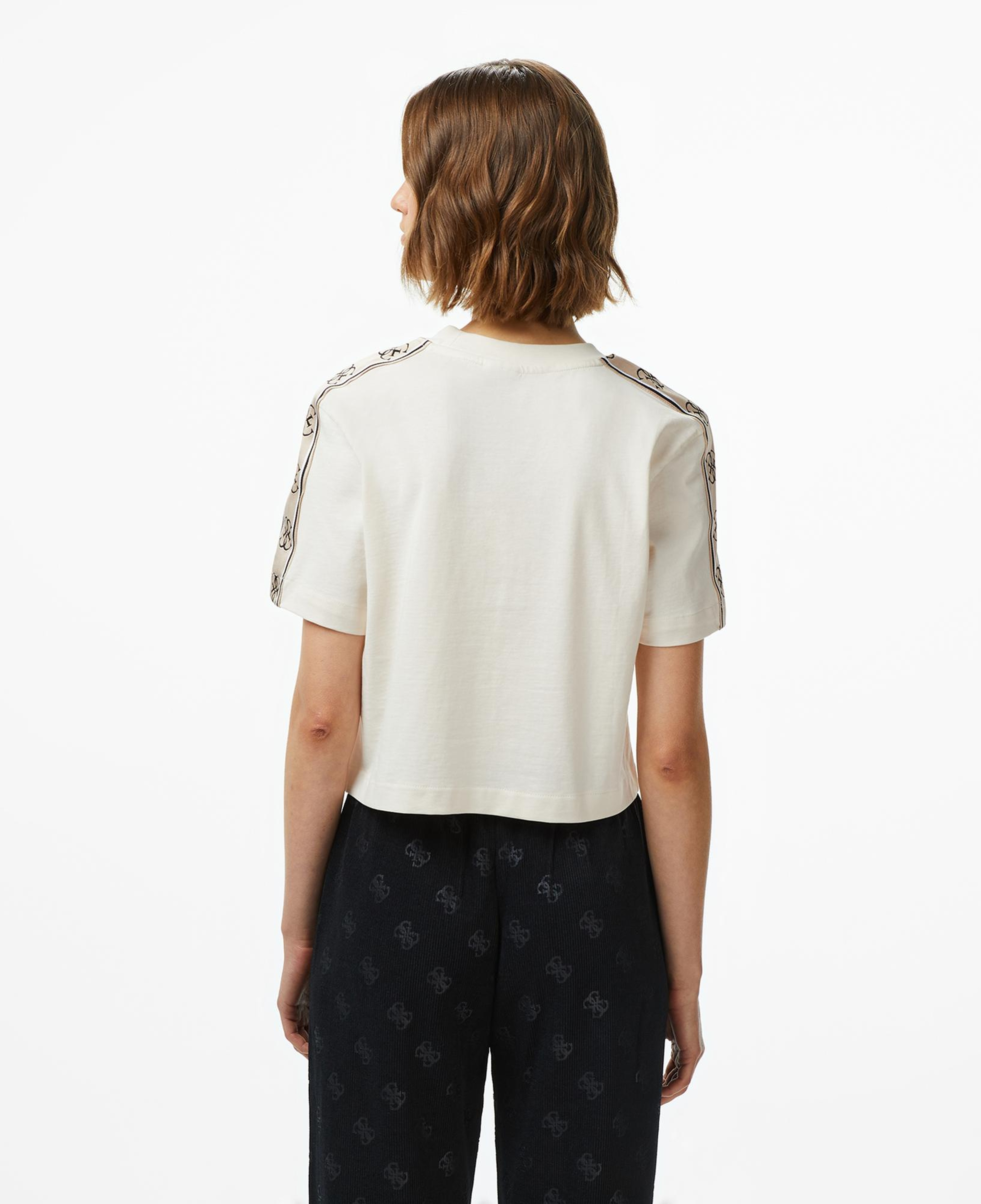 Guess Britney Kadın Krem Rengi Crop T-Shirt