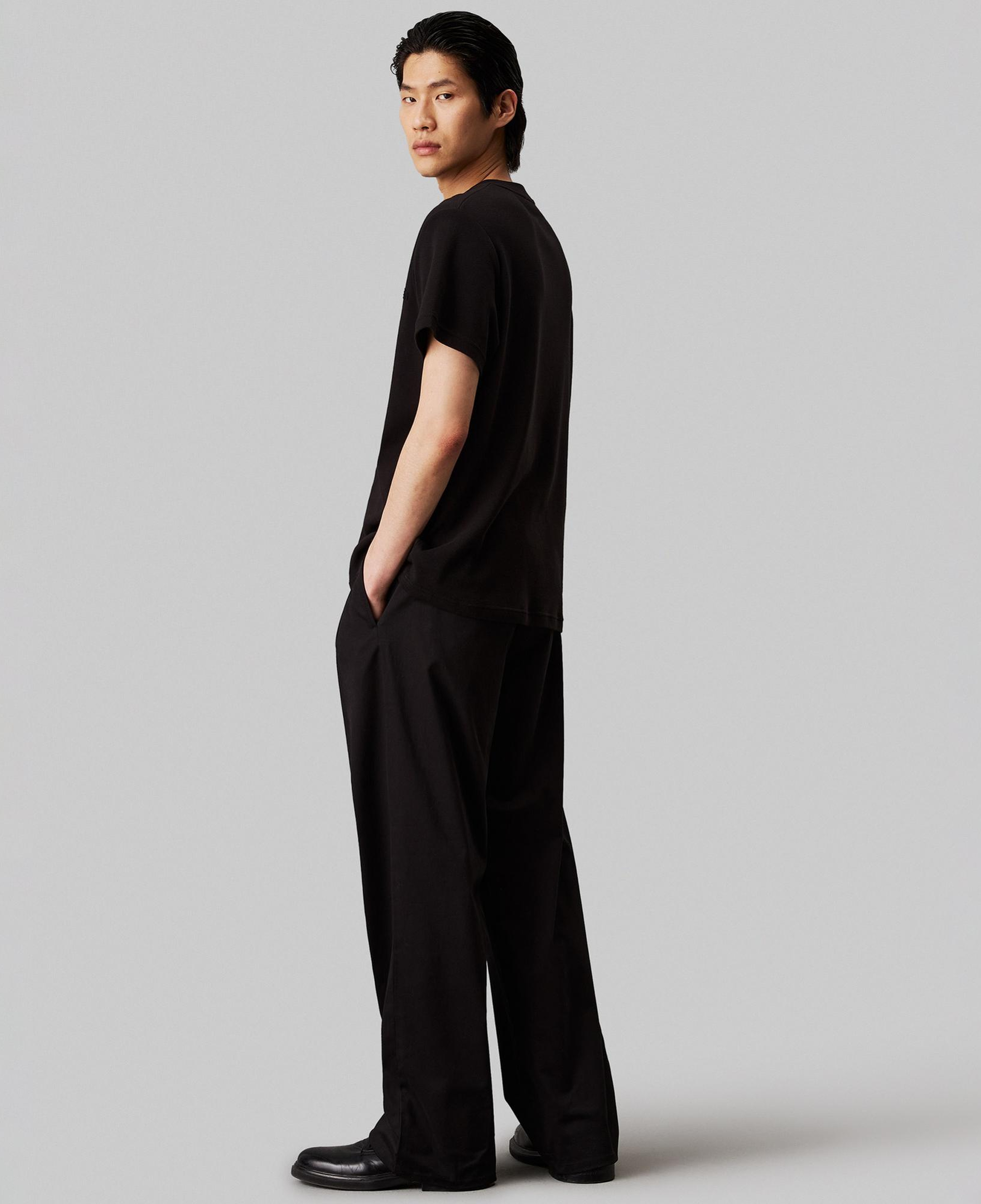 Calvin Klein Embossed Logo Erkek Siyah T-Shirt