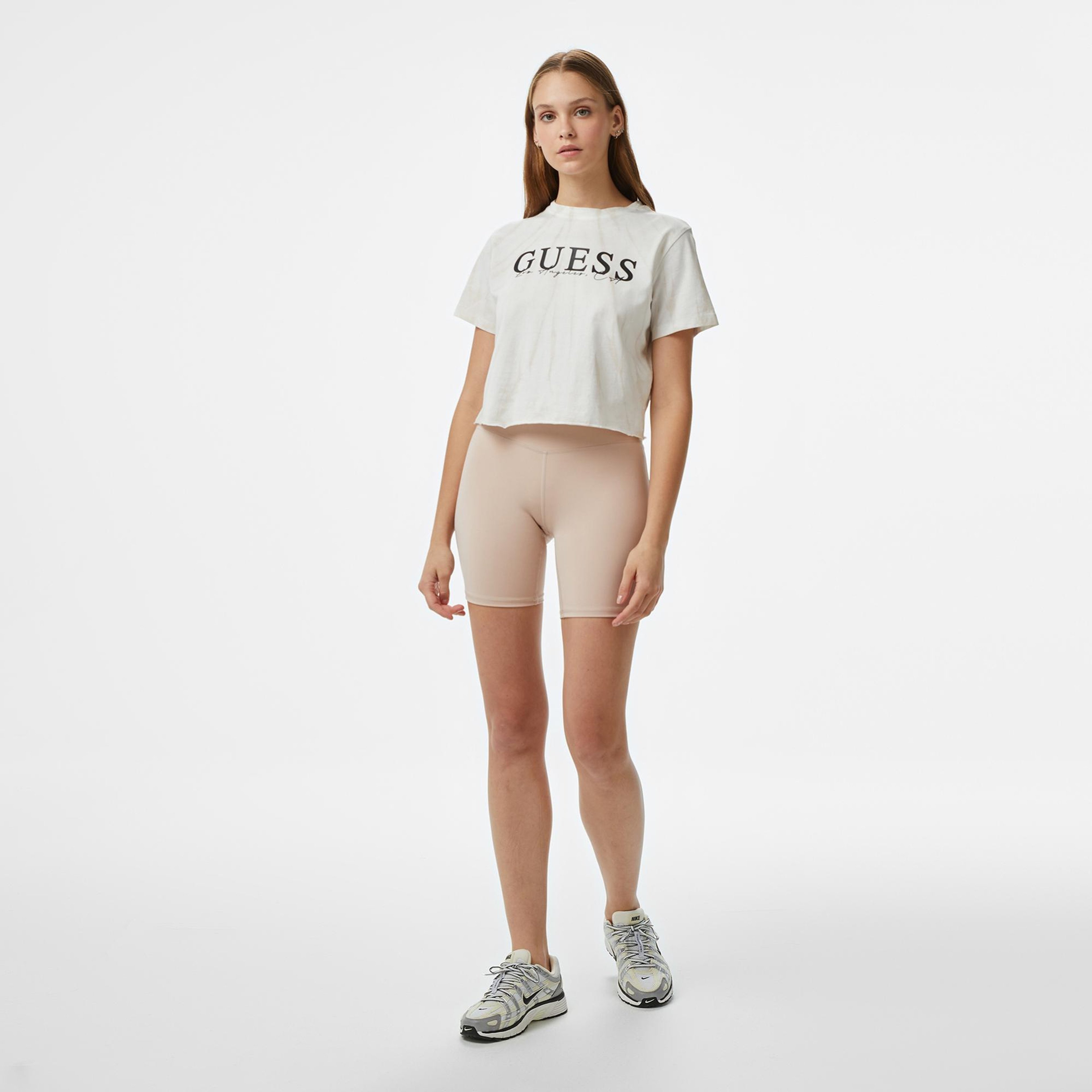 Guess Genziana Kadın Beyaz Crop T-Shirt